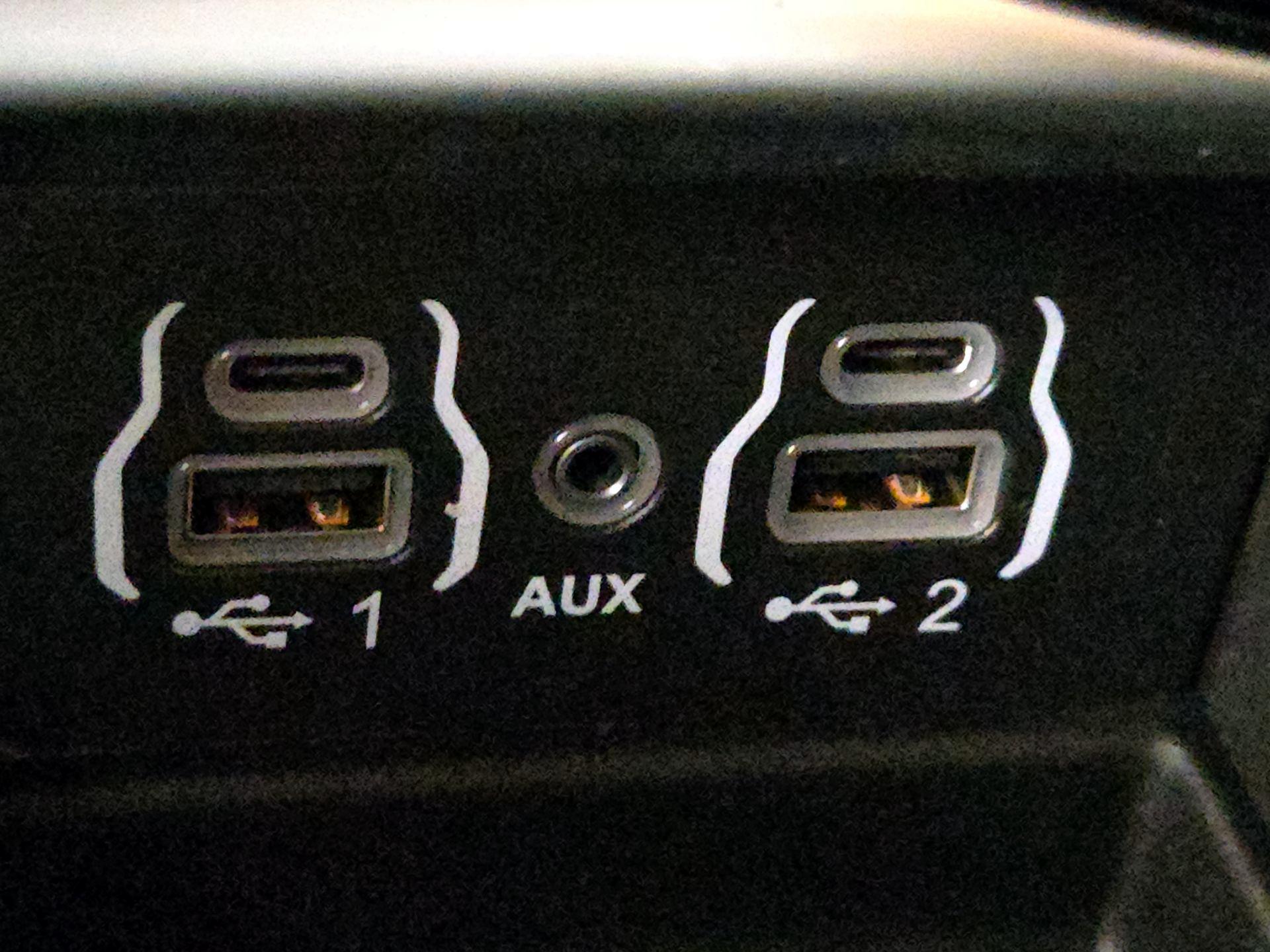 Thumbnail: 2021 Chrysler Pacifica - 19