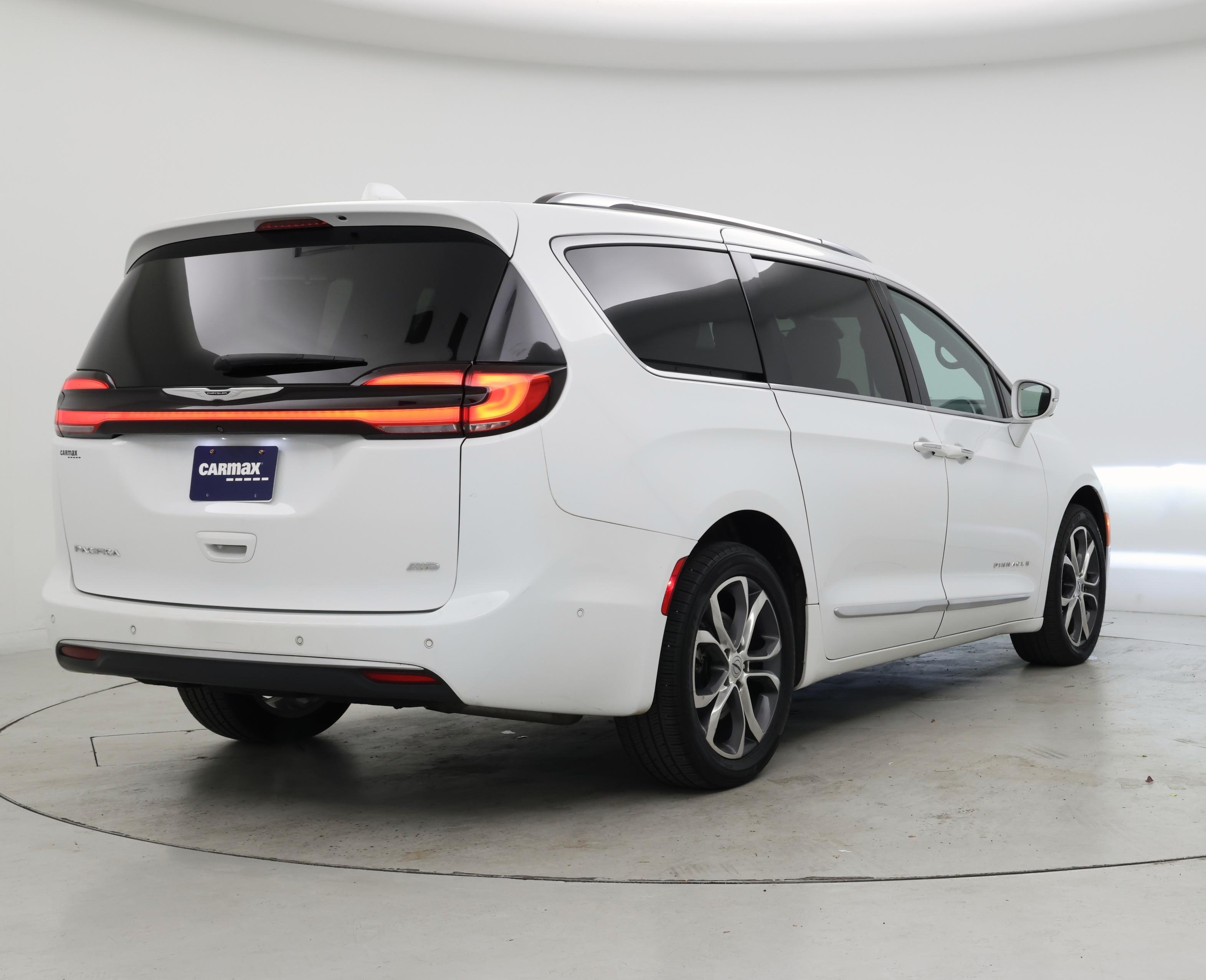 Thumbnail: 2021 Chrysler Pacifica - 8