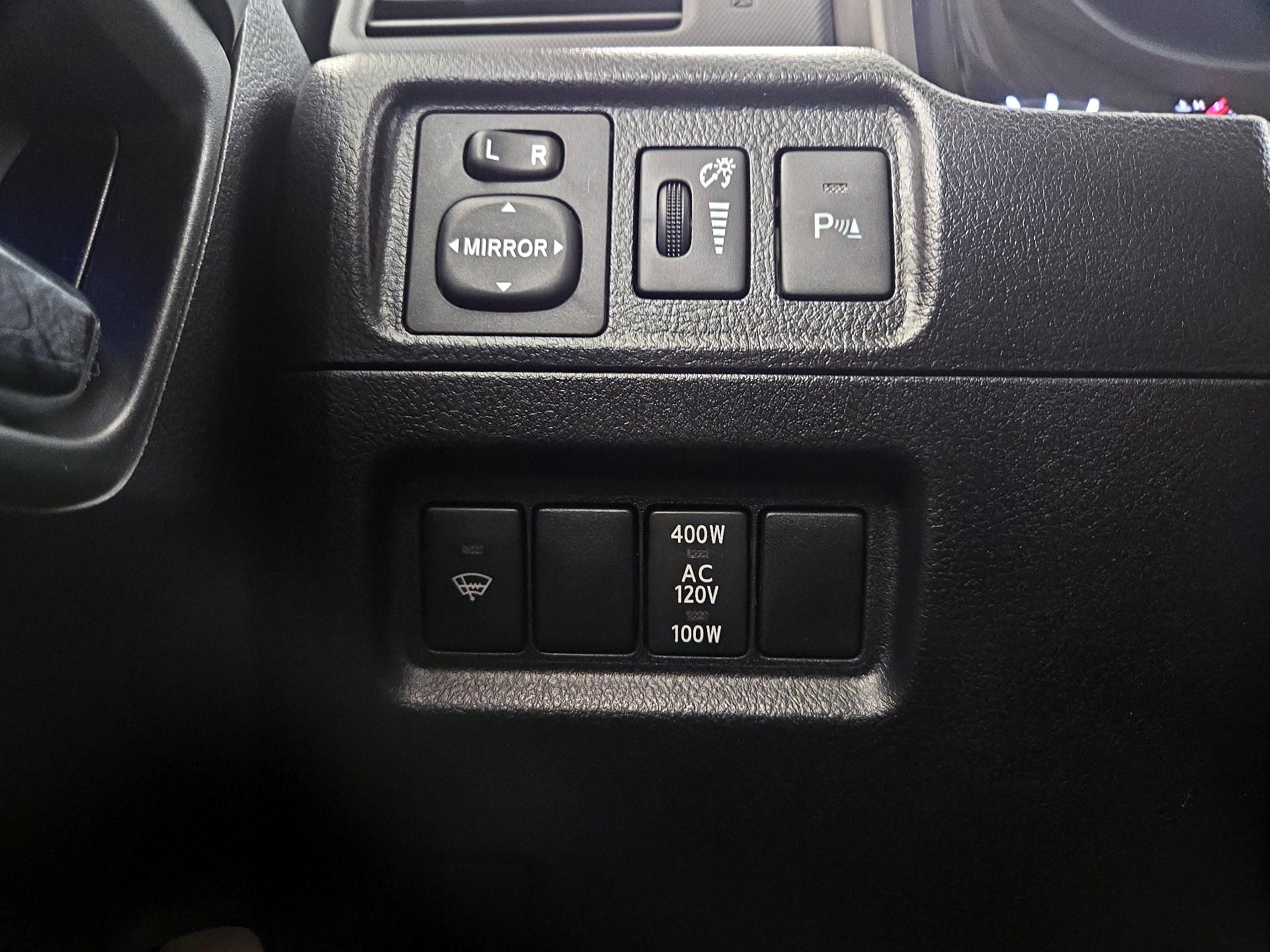 Thumbnail: 2016 Toyota 4Runner - 13