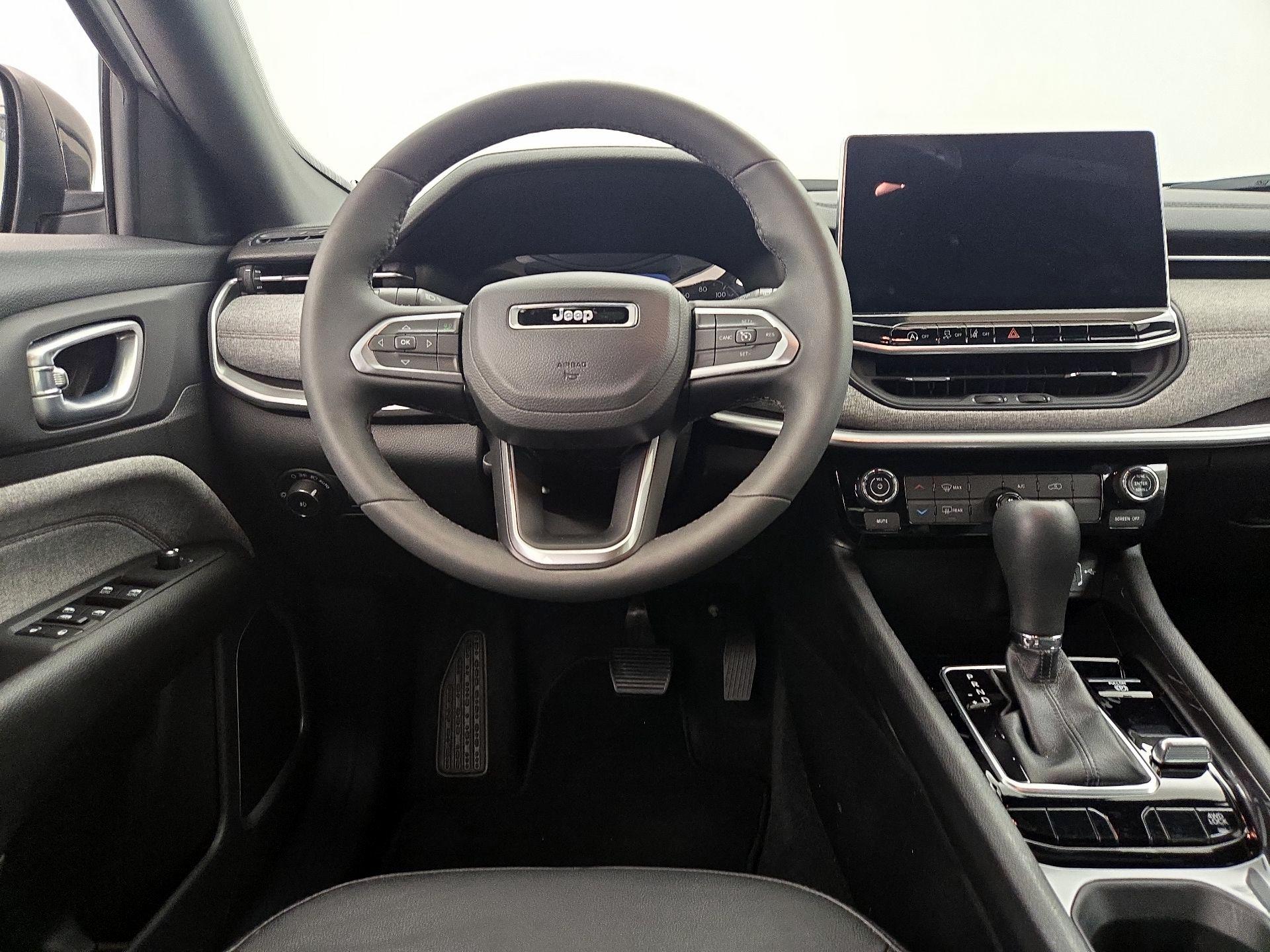 Thumbnail: 2023 Jeep Compass - 10