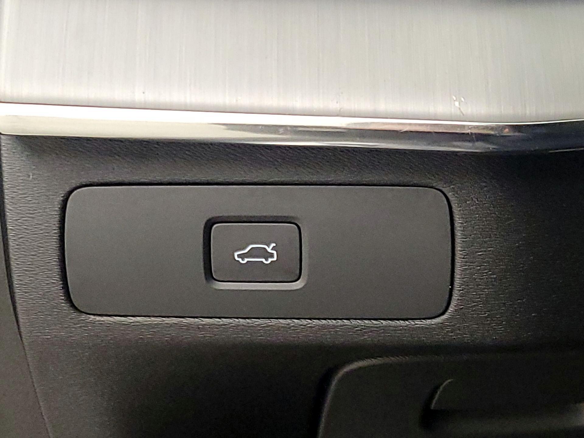 Thumbnail: 2023 Volvo XC90 - 13