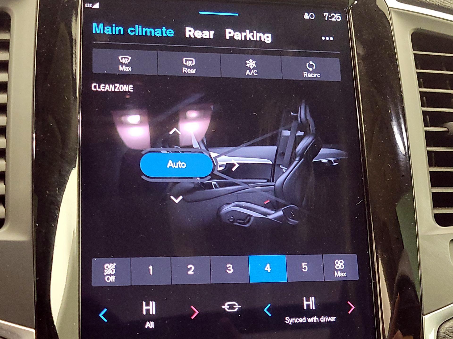 Thumbnail: 2023 Volvo XC90 - 16