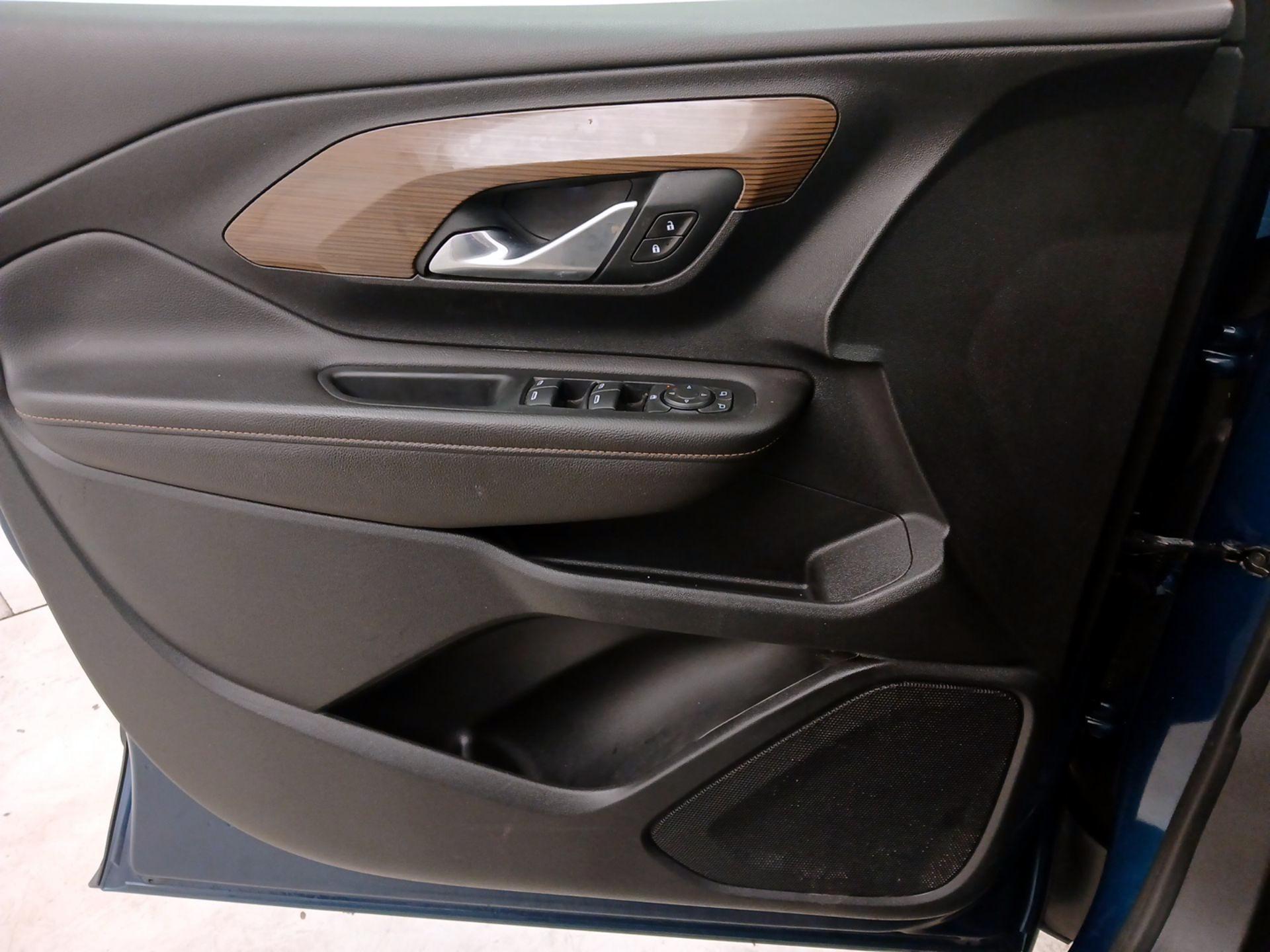 Thumbnail: 2020 GMC Terrain - 12