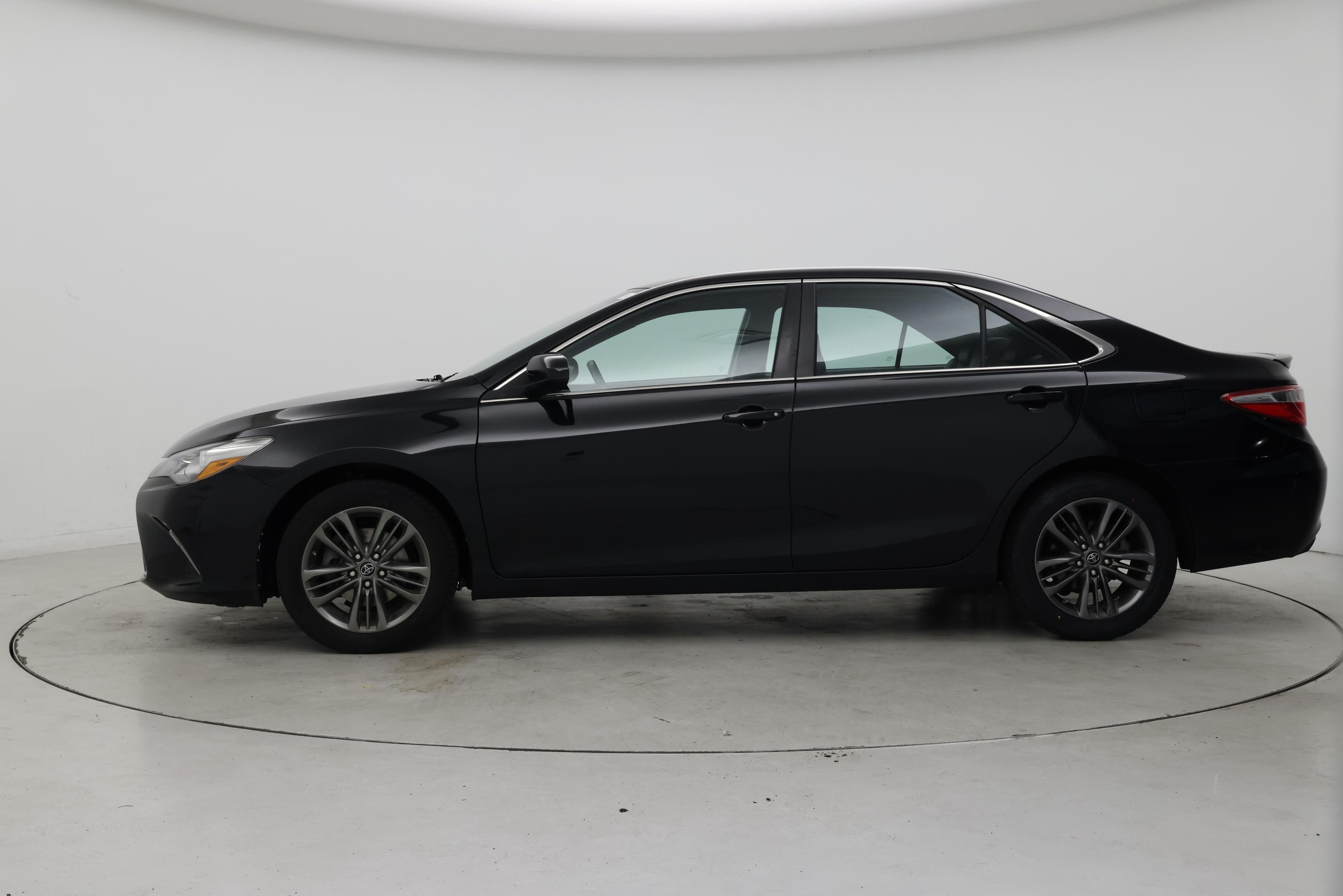 Thumbnail: 2017 Toyota Camry - 3