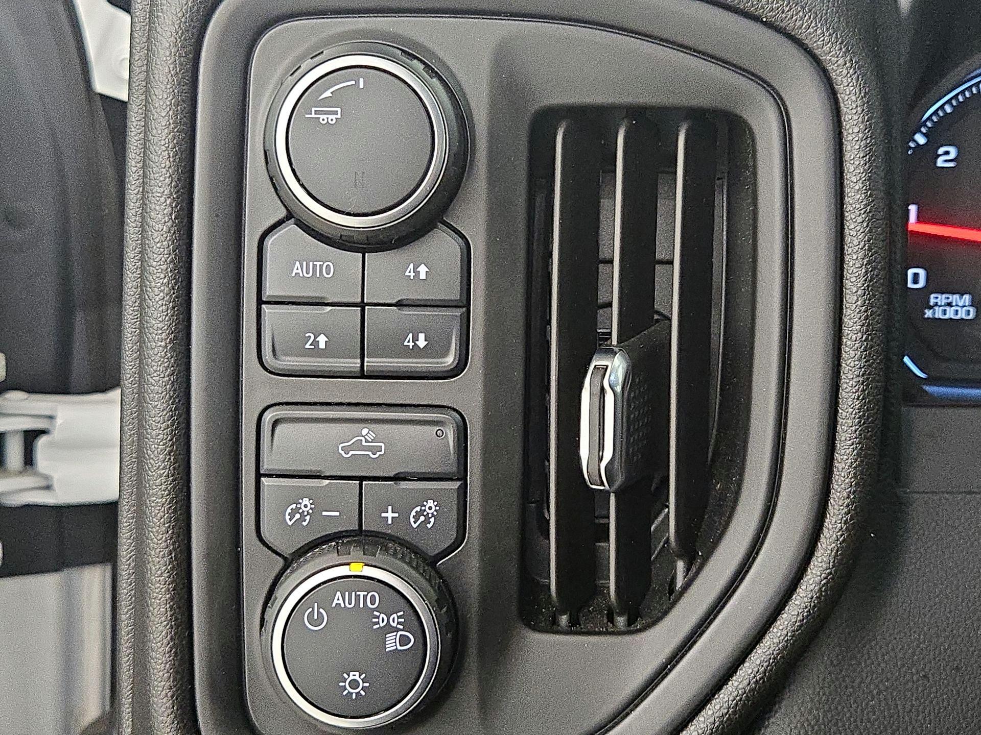 Thumbnail: 2021 Chevrolet Silverado 1500 - 13