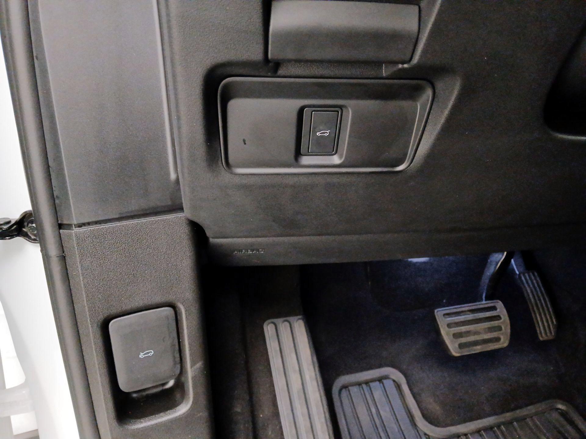 Thumbnail: 2024 Land Rover Range Rover Evoque - 13