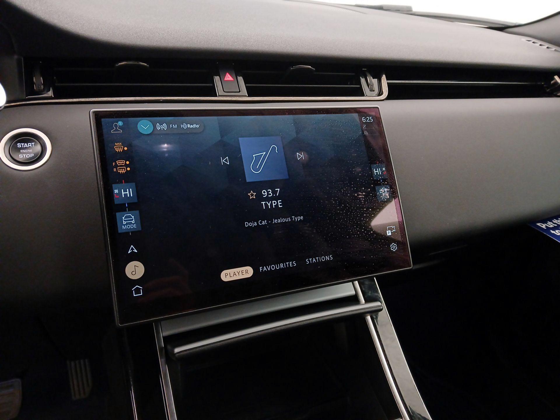 Thumbnail: 2024 Land Rover Range Rover Evoque - 16