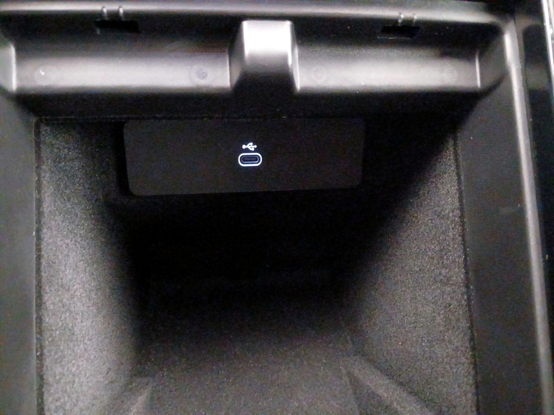 Thumbnail: 2024 Land Rover Range Rover Evoque - 19