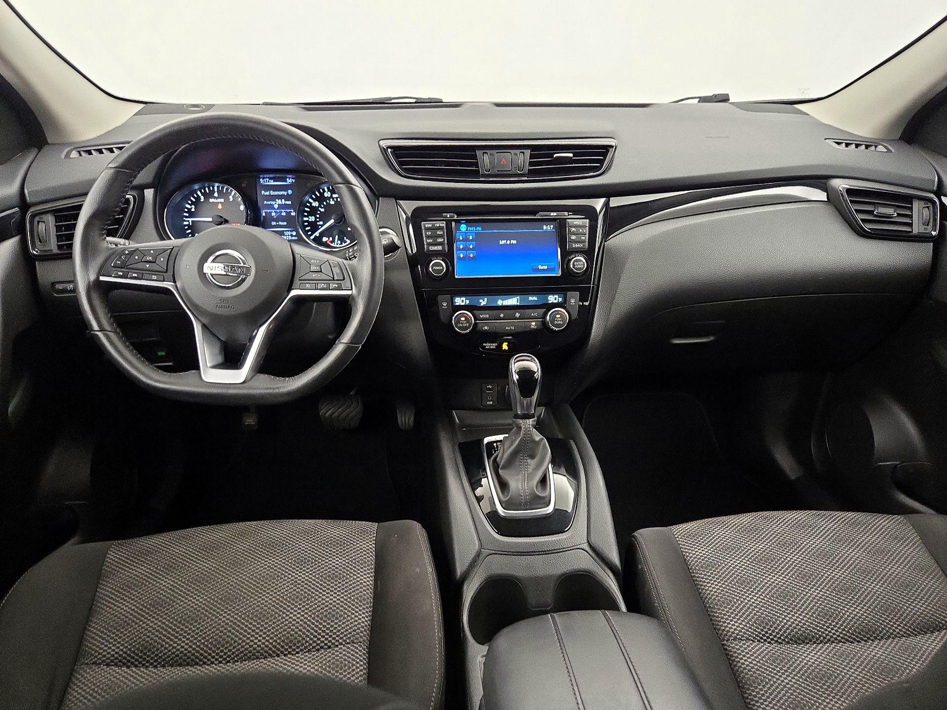 Thumbnail: 2018 Nissan Rogue Sport - 9