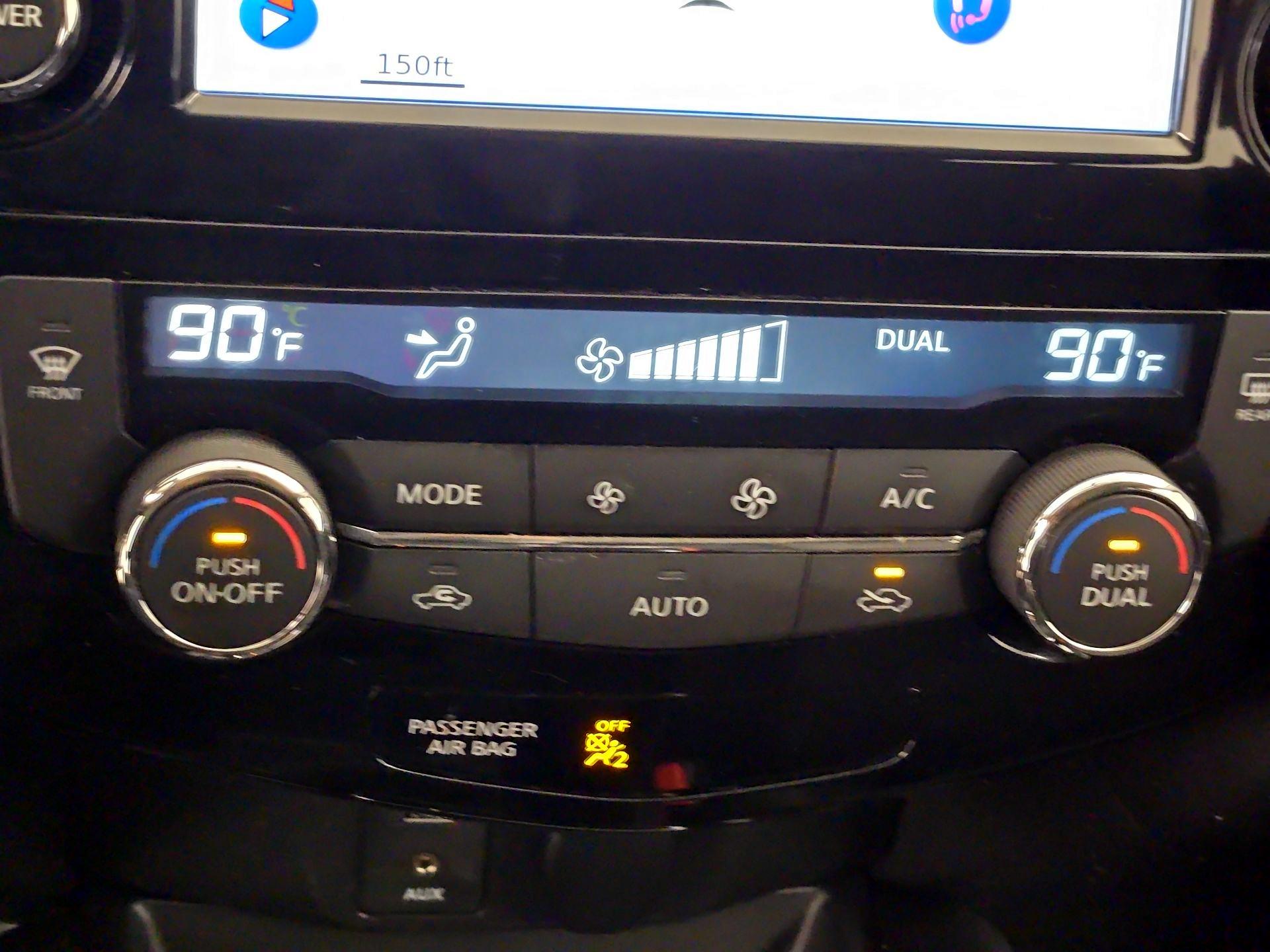 Thumbnail: 2018 Nissan Rogue Sport - 17