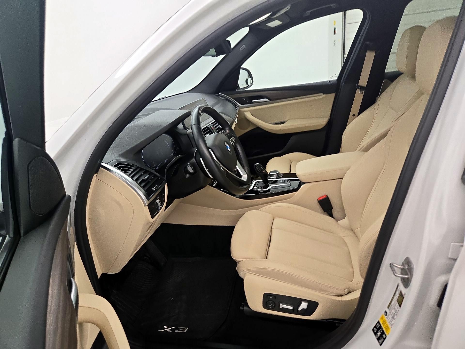 Thumbnail: 2021 BMW X3 - 11