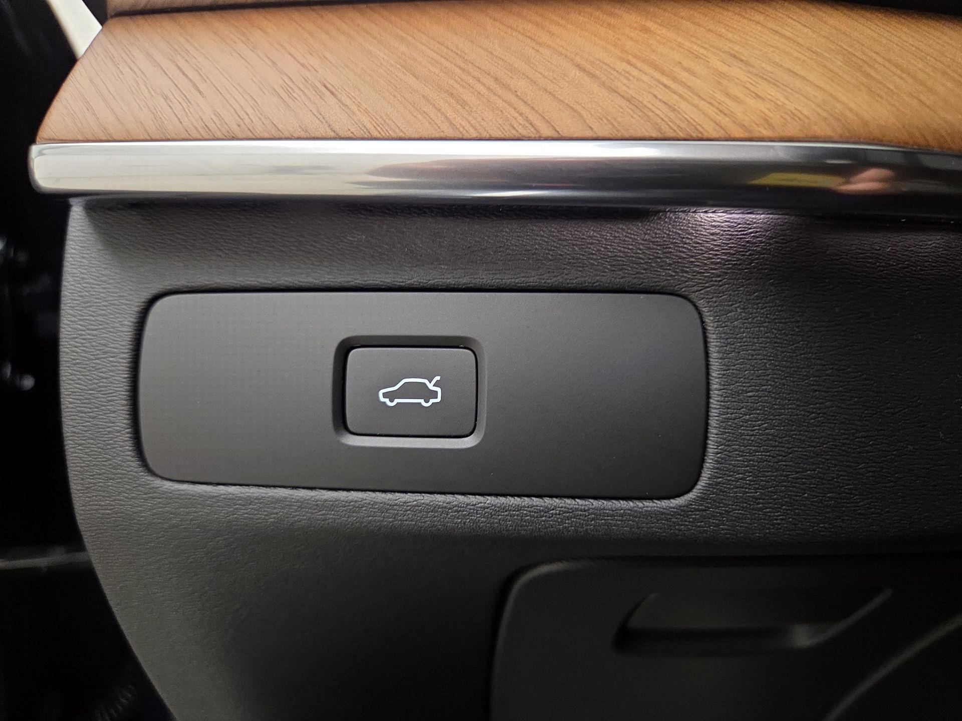 Thumbnail: 2024 Volvo XC90 - 13