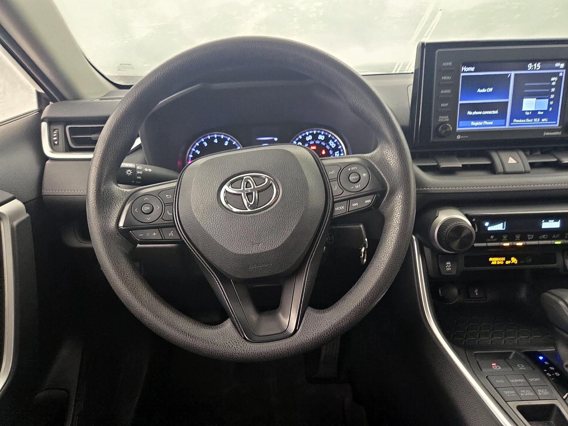 Thumbnail: 2020 Toyota RAV4 - 10