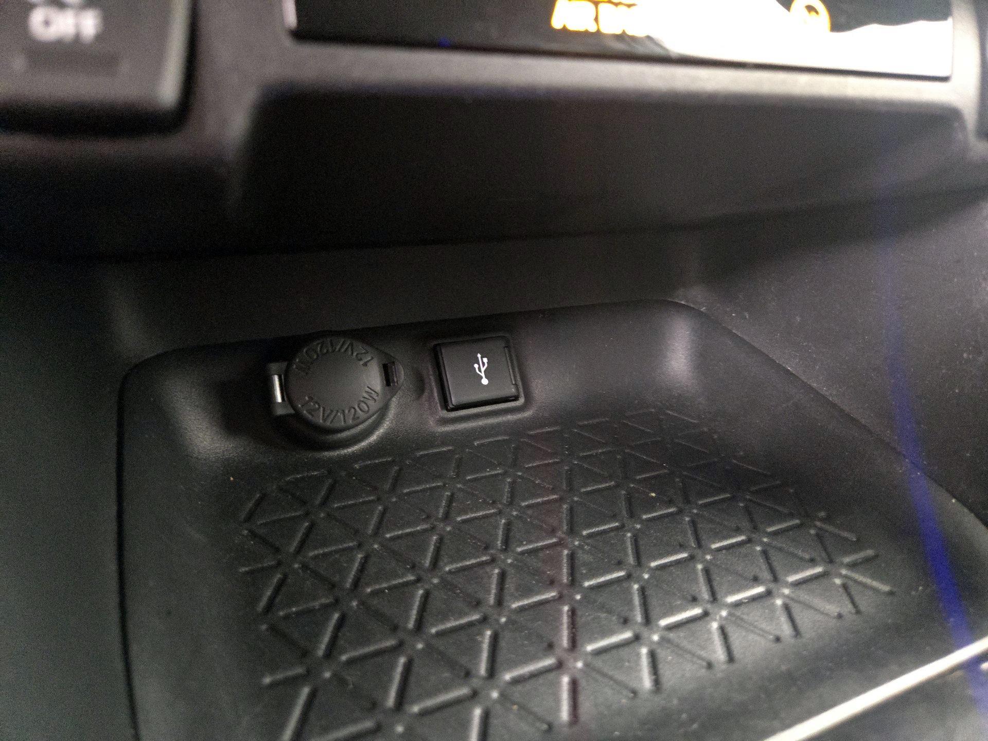 Thumbnail: 2020 Toyota RAV4 - 18