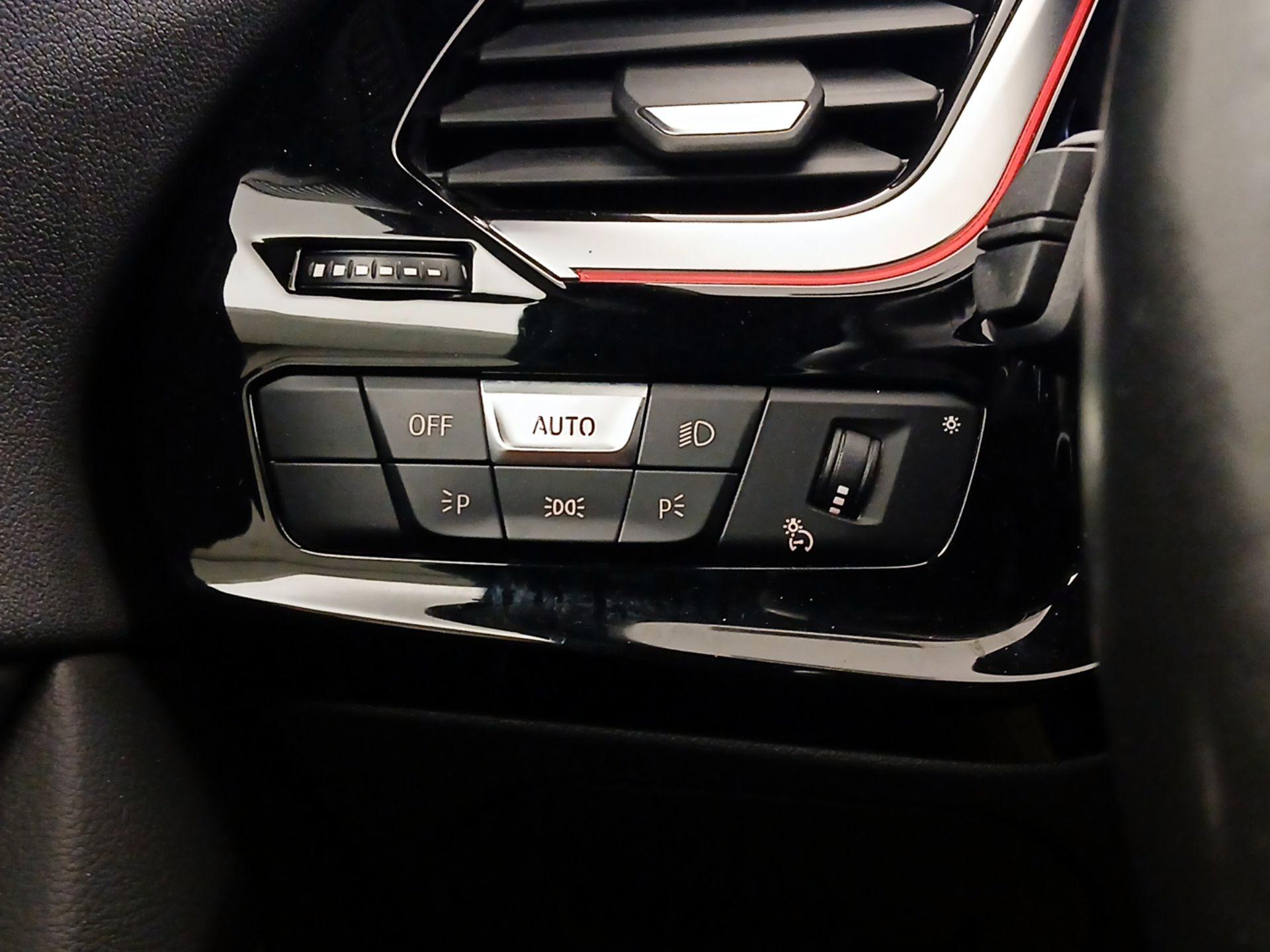 Thumbnail: 2025 BMW Z4 - 13