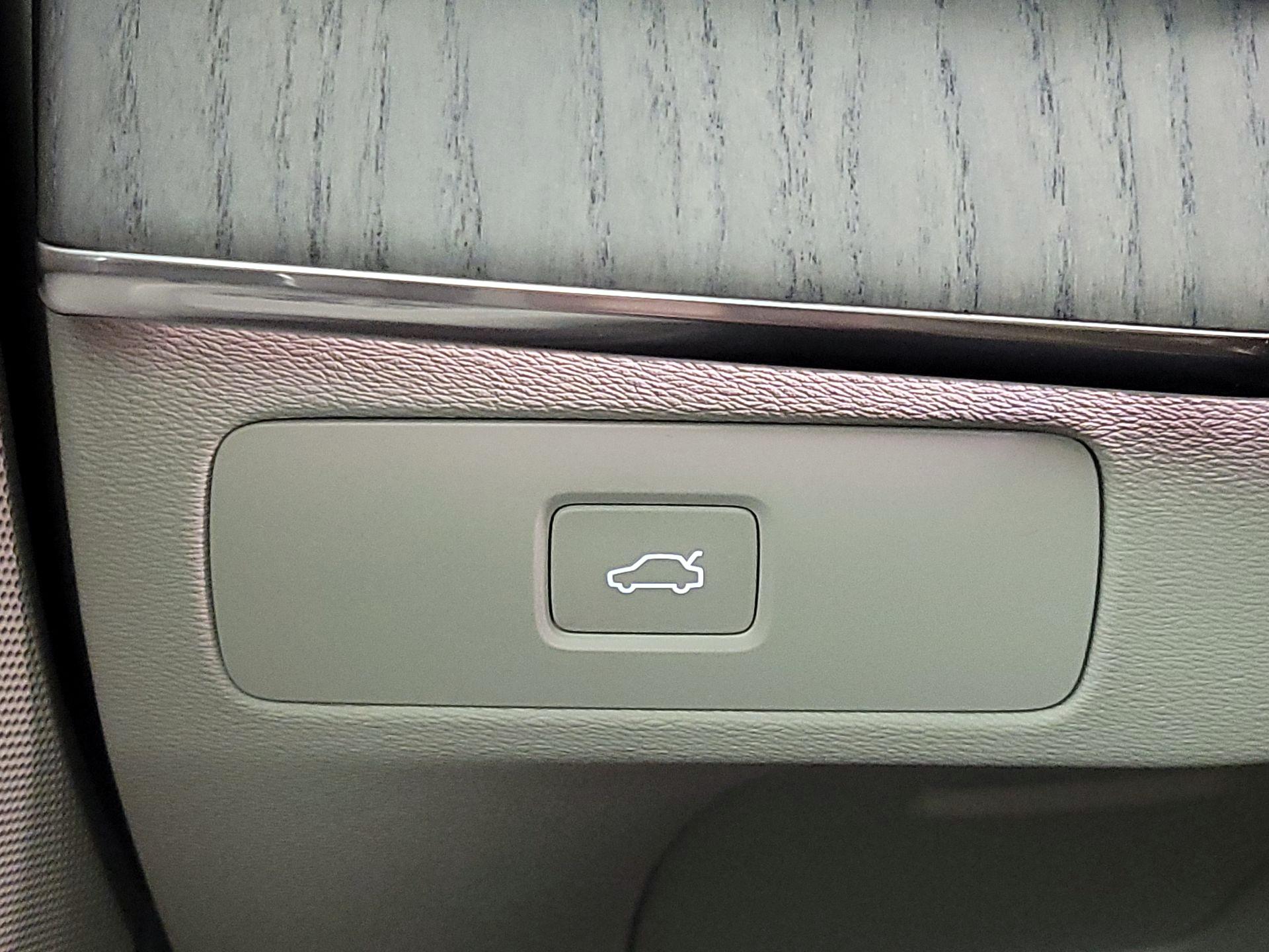 Thumbnail: 2024 Volvo XC90 - 13