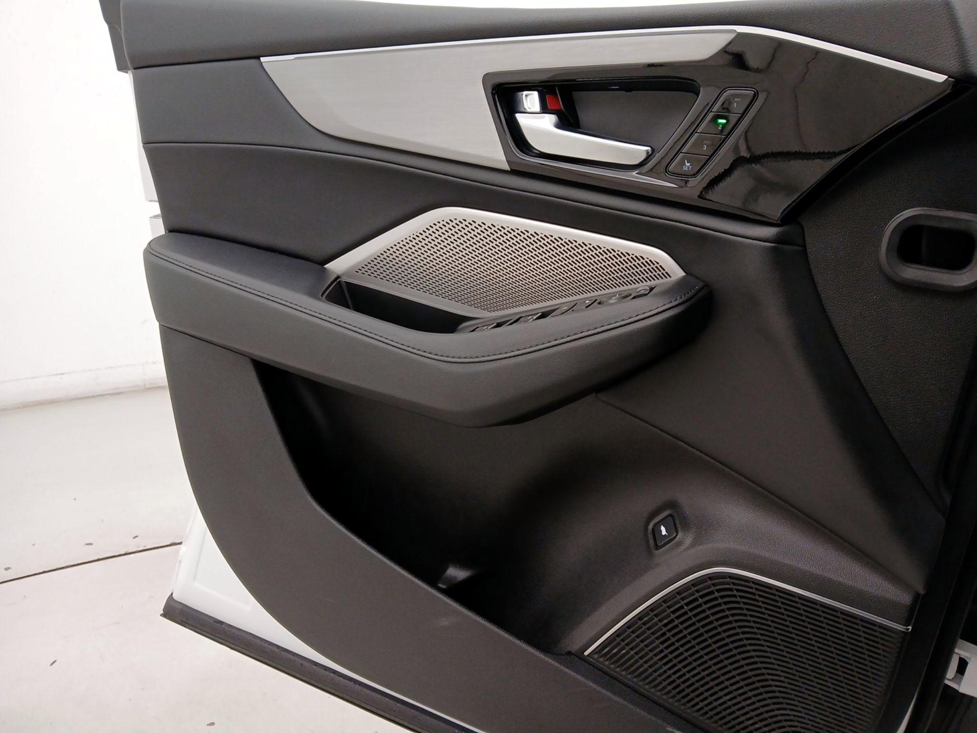 Thumbnail: 2023 Acura MDX - 12