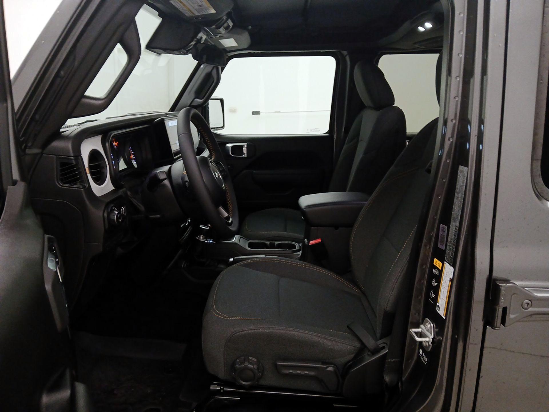 Thumbnail: 2025 Jeep Gladiator - 11