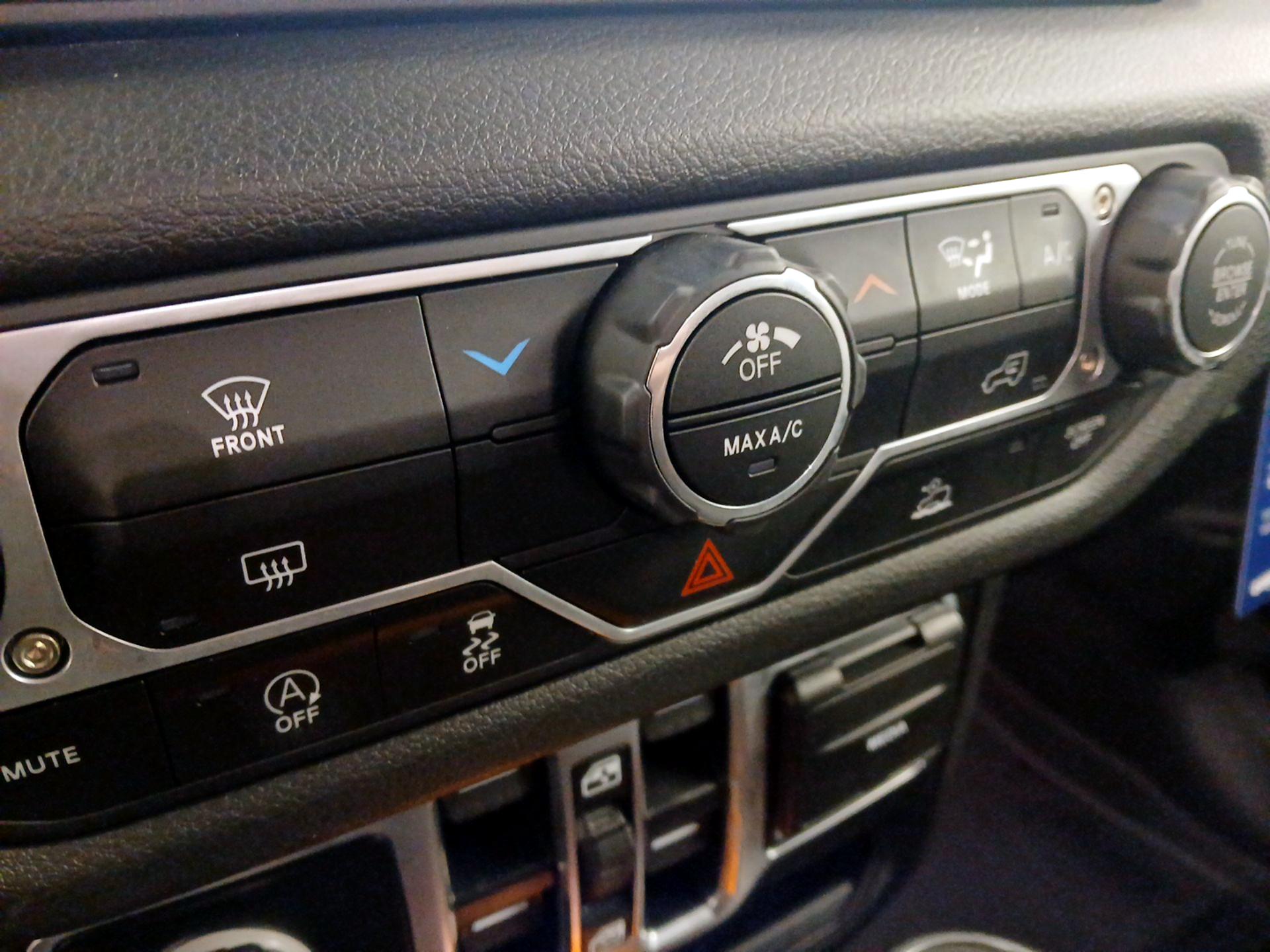 Thumbnail: 2025 Jeep Gladiator - 16