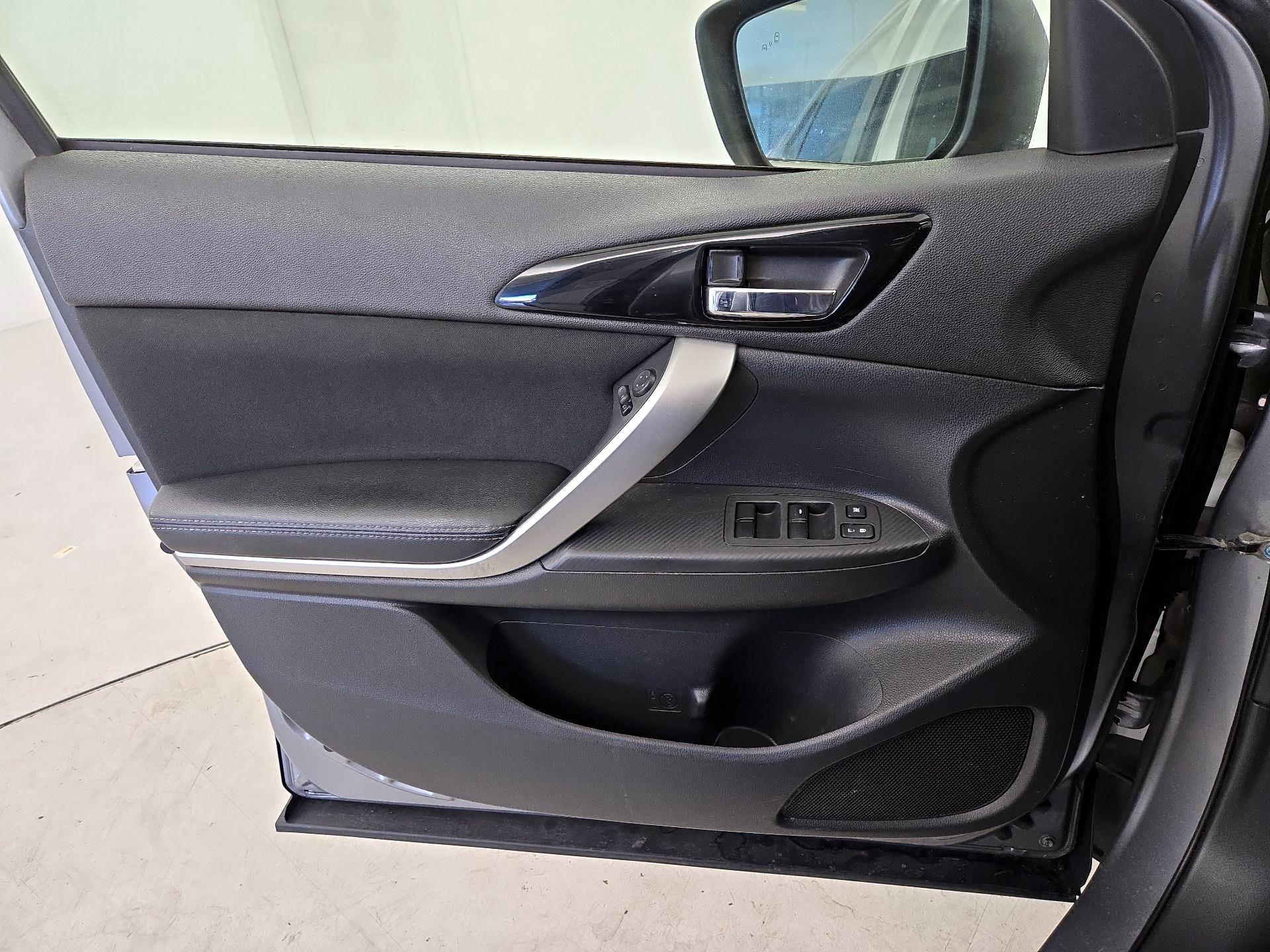 Thumbnail: 2019 Mitsubishi Eclipse Cross - 12