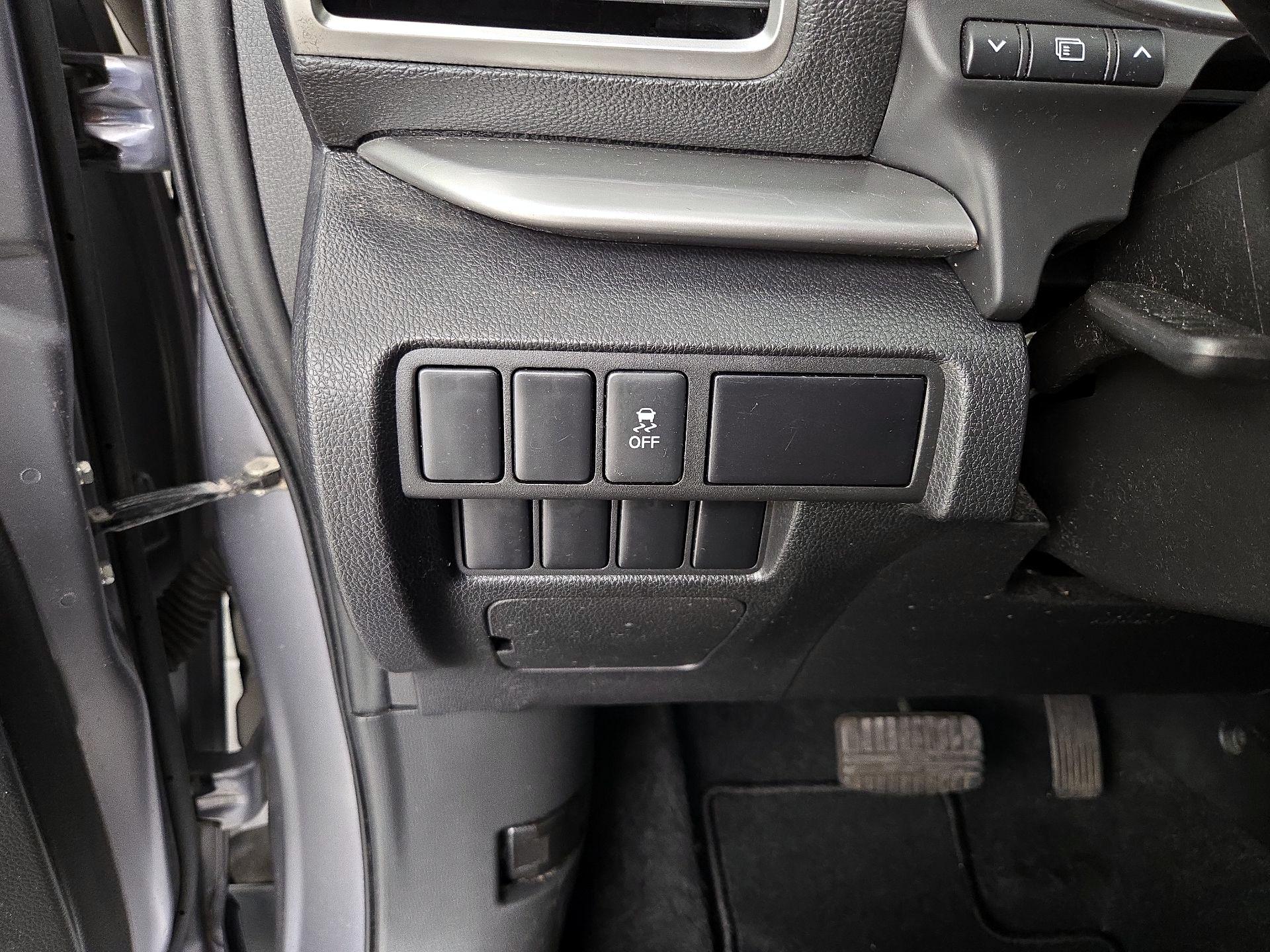 Thumbnail: 2019 Mitsubishi Eclipse Cross - 13