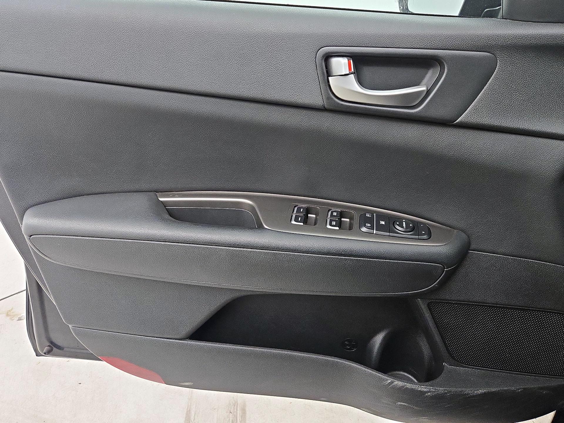 Thumbnail: 2020 Kia Optima - 12