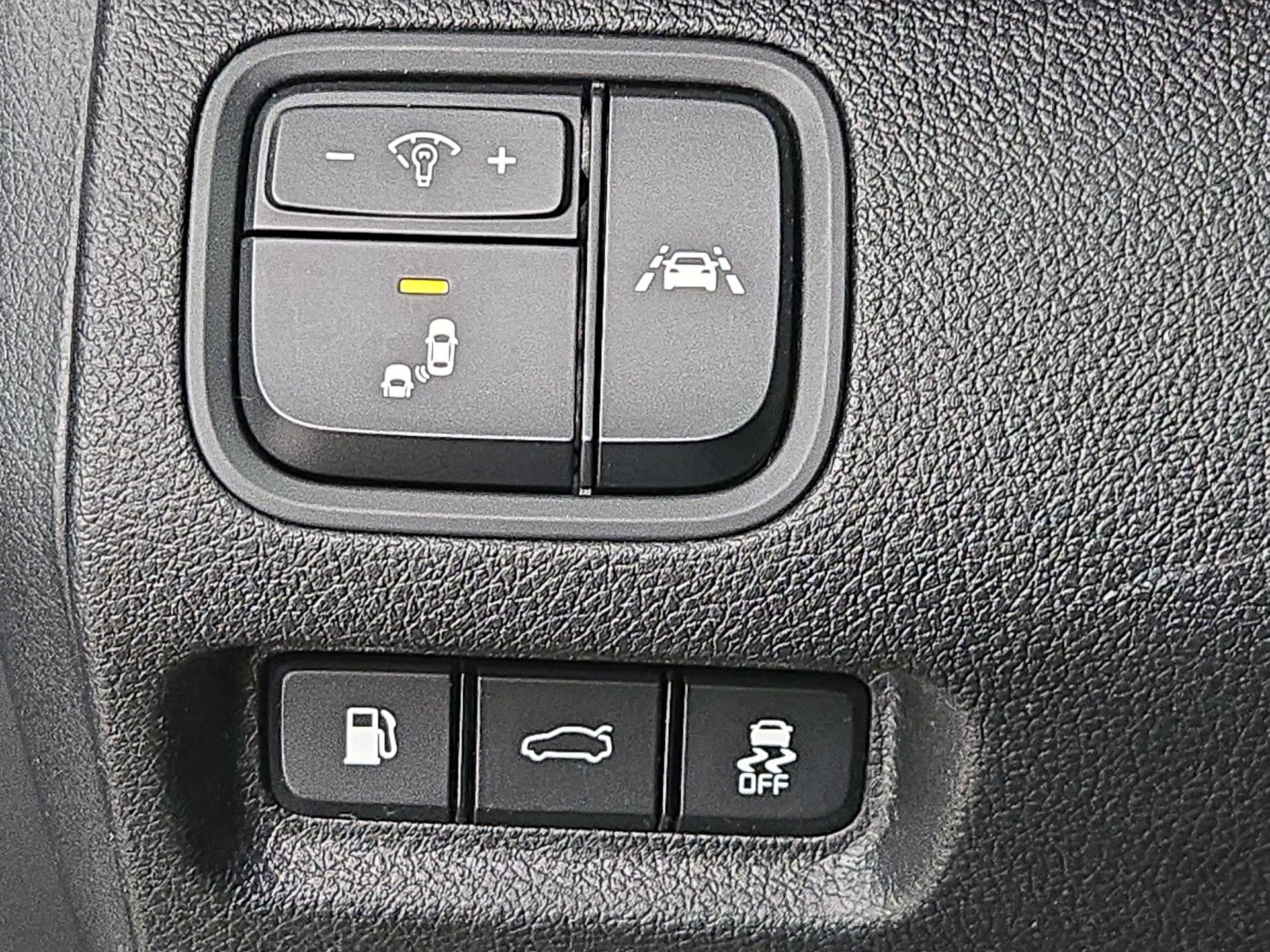 Thumbnail: 2020 Kia Optima - 13