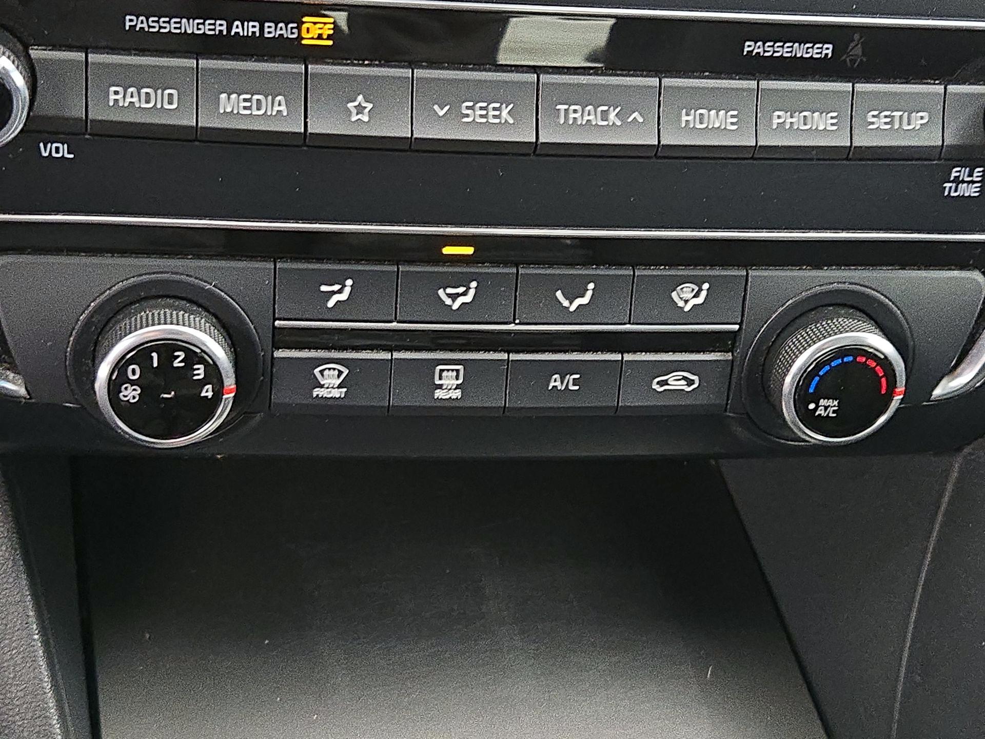 Thumbnail: 2020 Kia Optima - 16