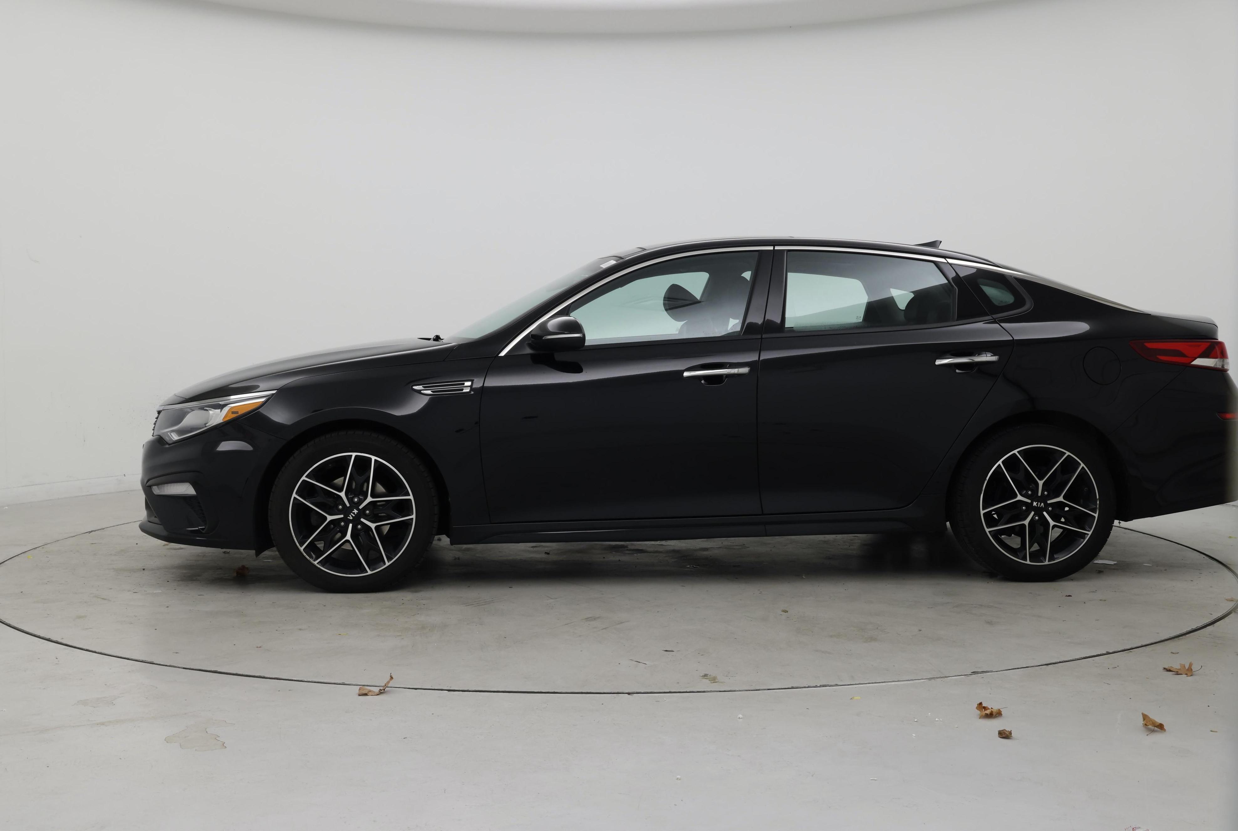 Thumbnail: 2020 Kia Optima - 3