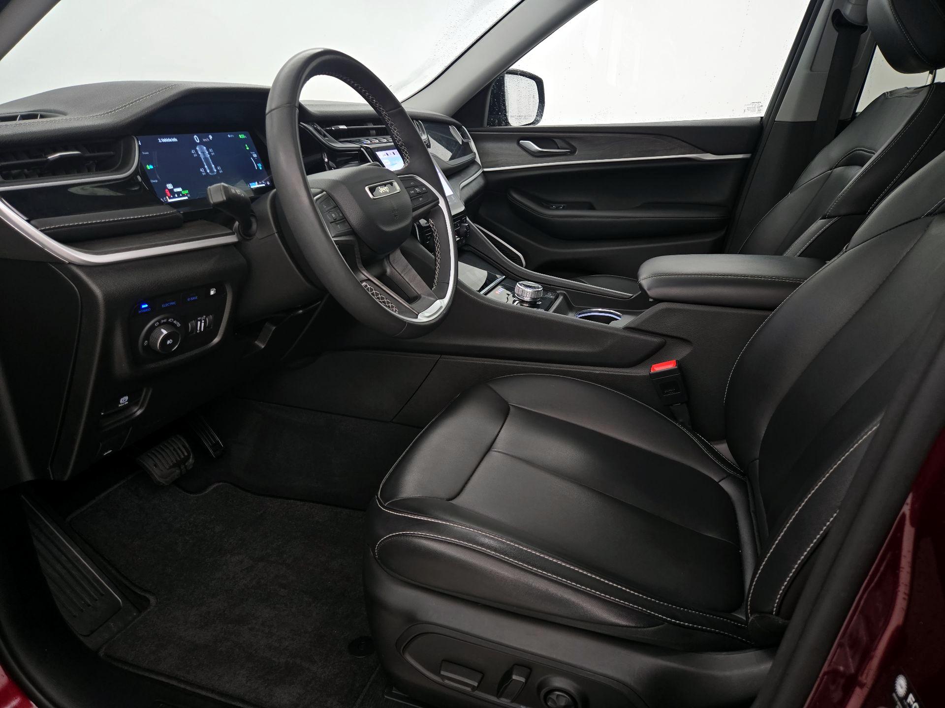 Thumbnail: 2024 Jeep Grand Cherokee - 11