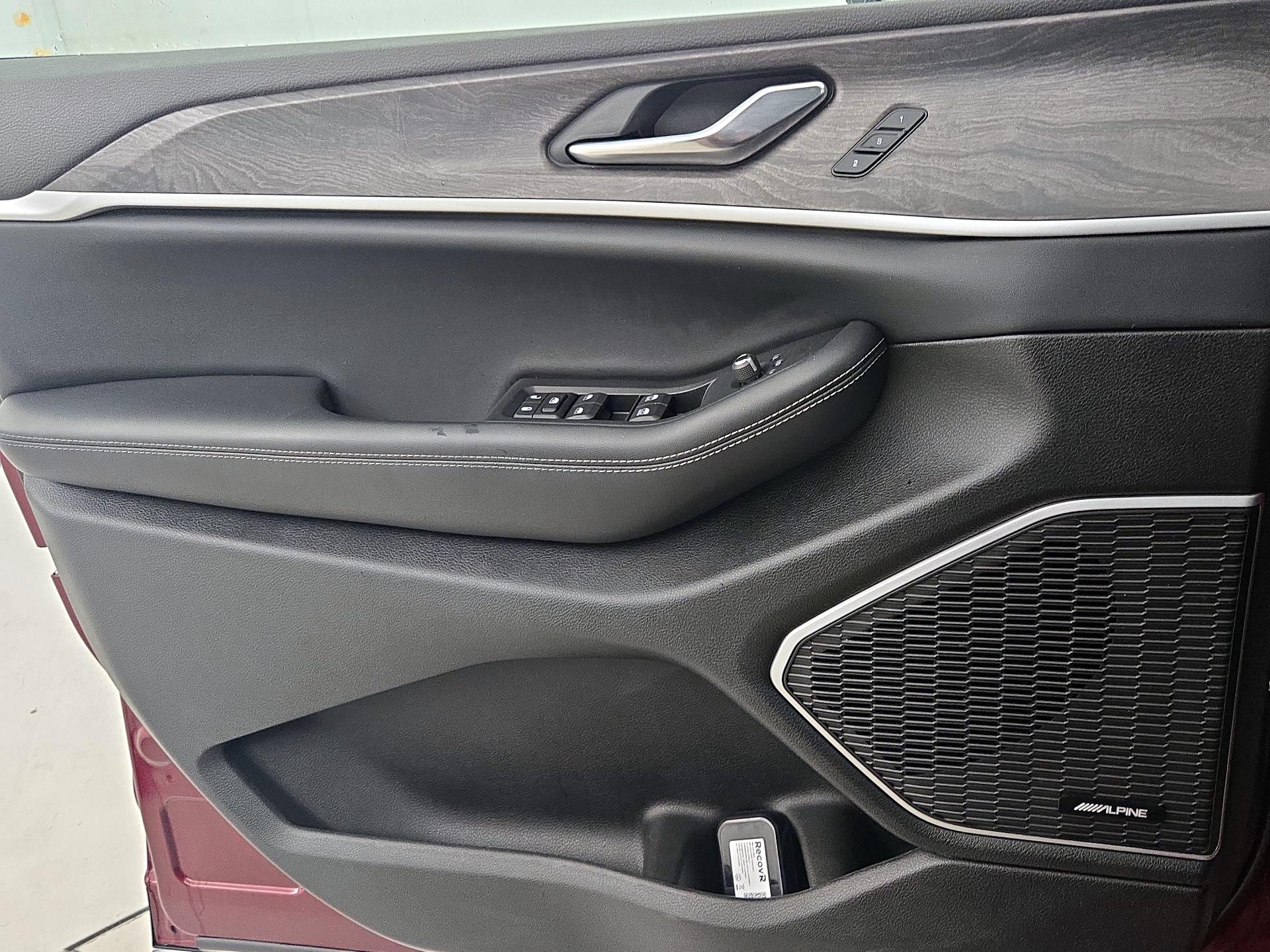 Thumbnail: 2024 Jeep Grand Cherokee - 12