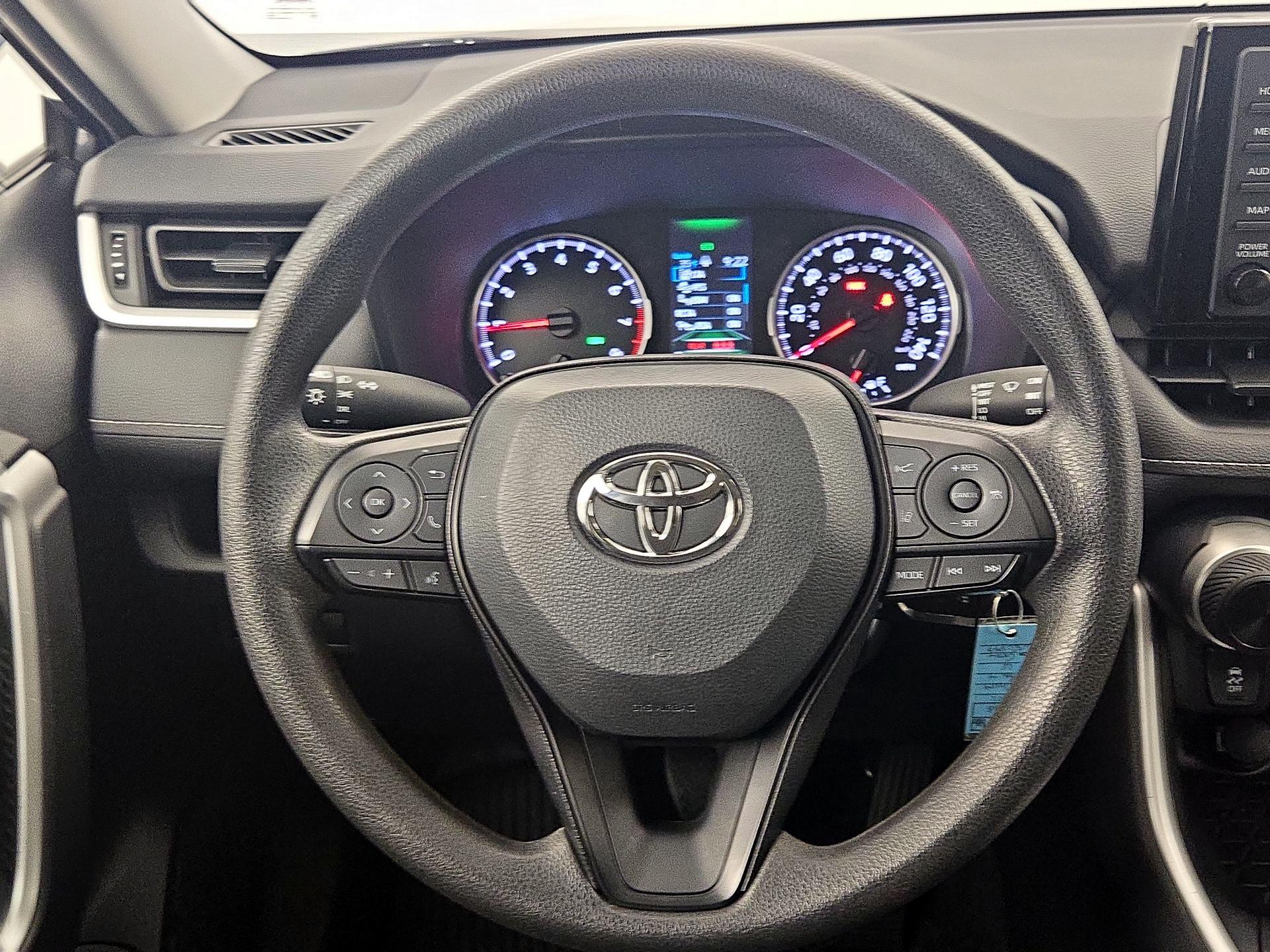 Thumbnail: 2022 Toyota RAV4 - 10