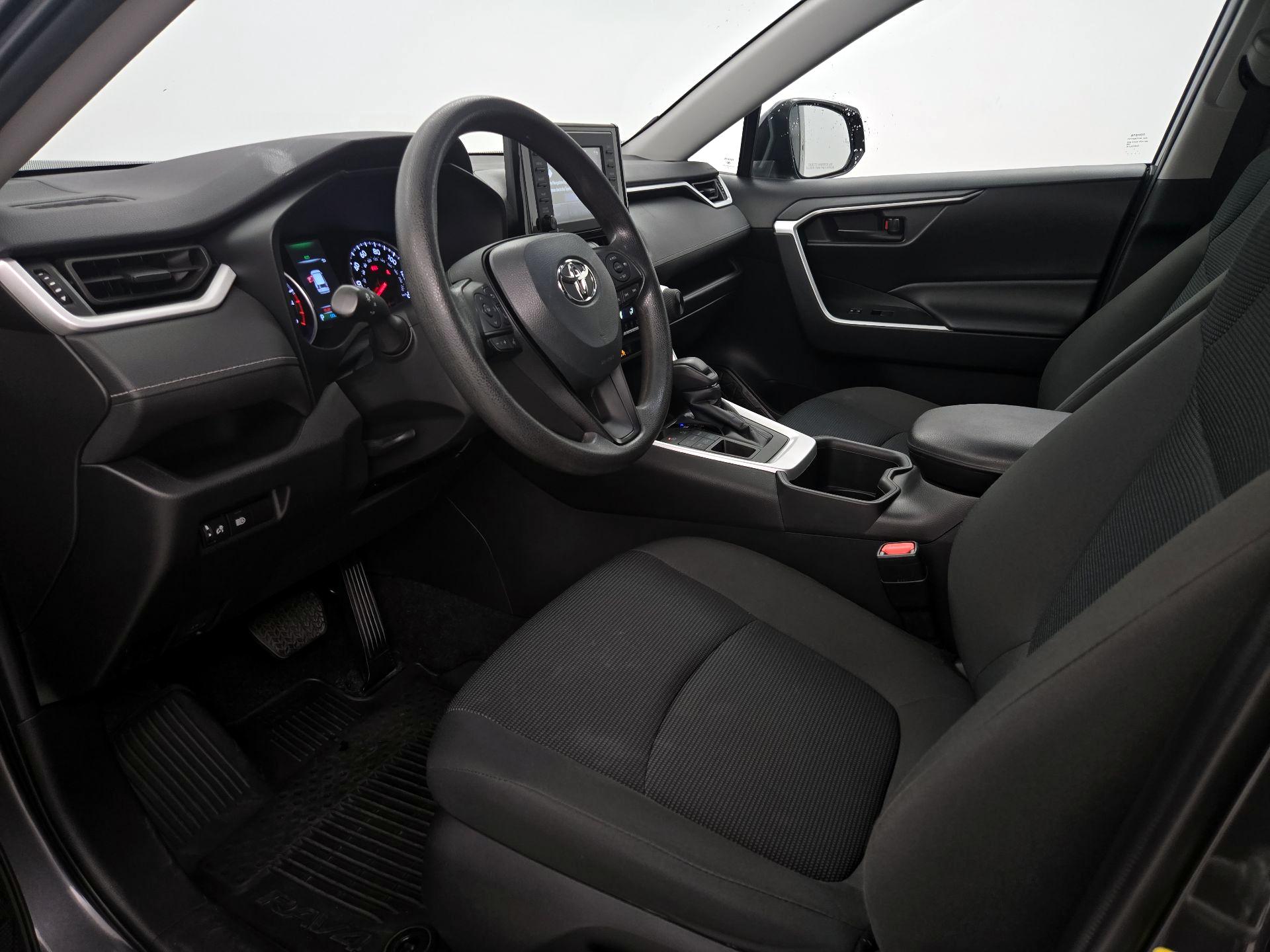 Thumbnail: 2022 Toyota RAV4 - 11