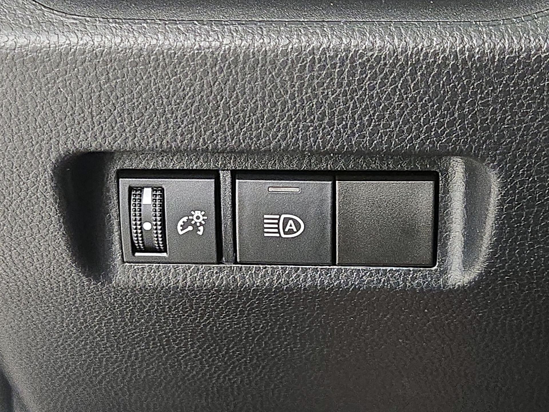 Thumbnail: 2022 Toyota RAV4 - 13