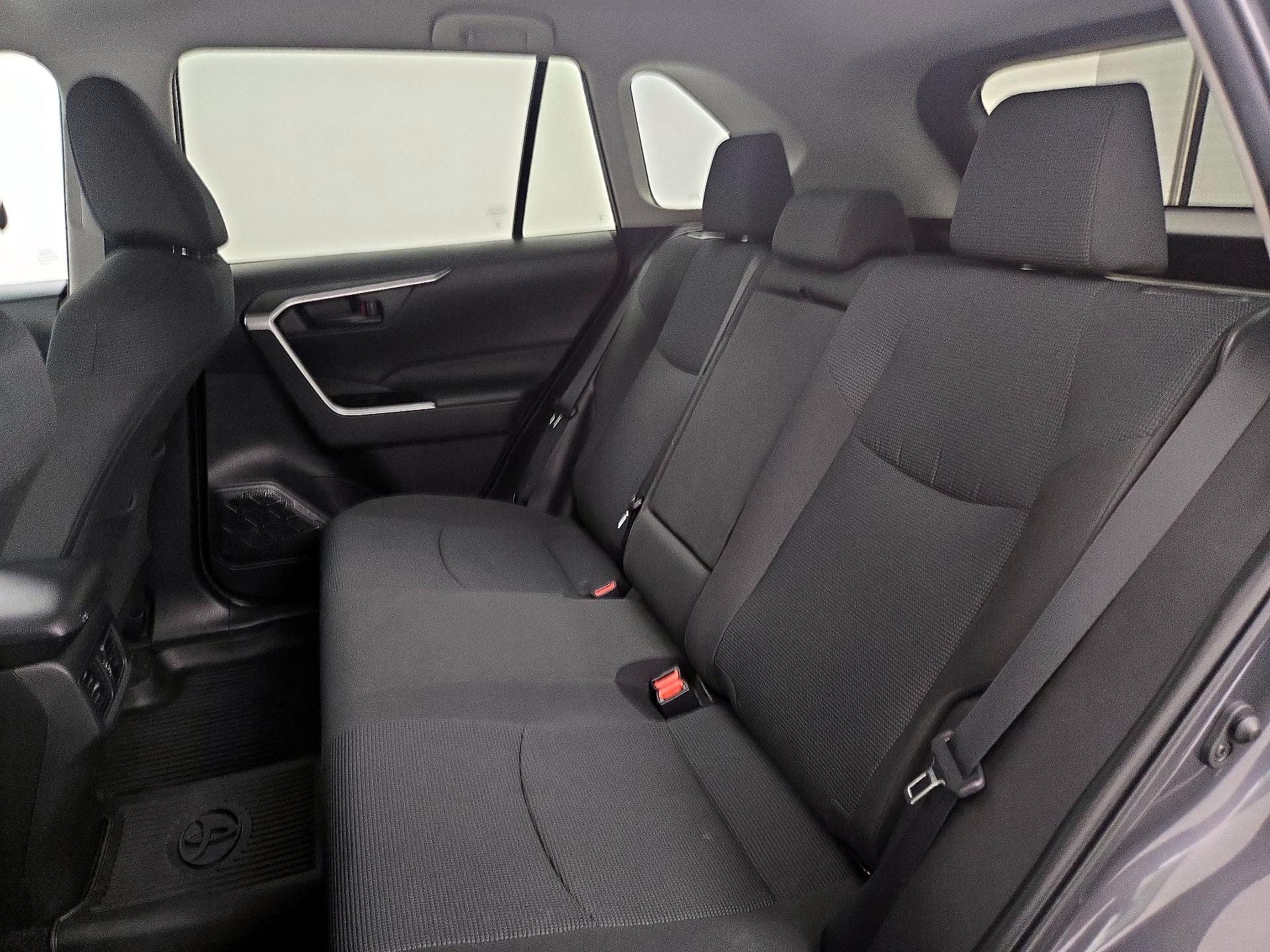 Thumbnail: 2022 Toyota RAV4 - 19