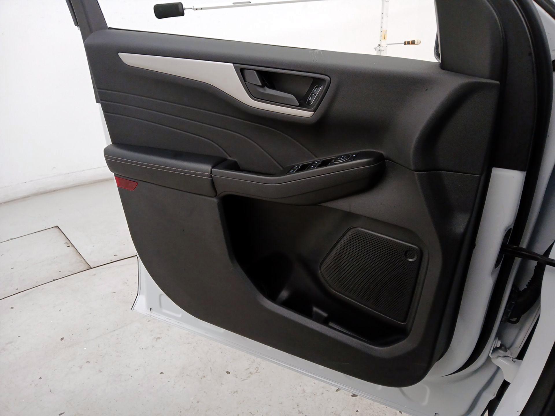 Thumbnail: 2022 Ford Escape - 12