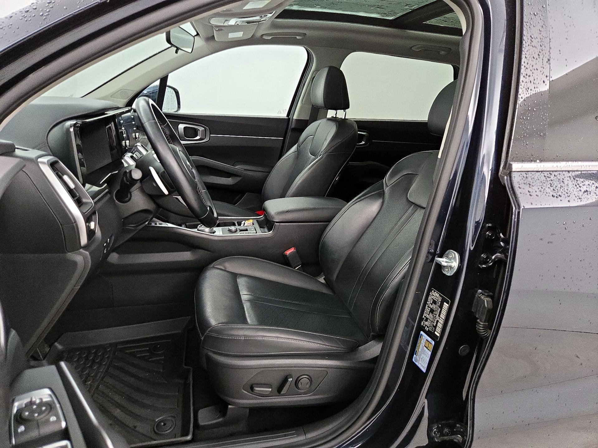 Thumbnail: 2021 Kia Sorento - 11