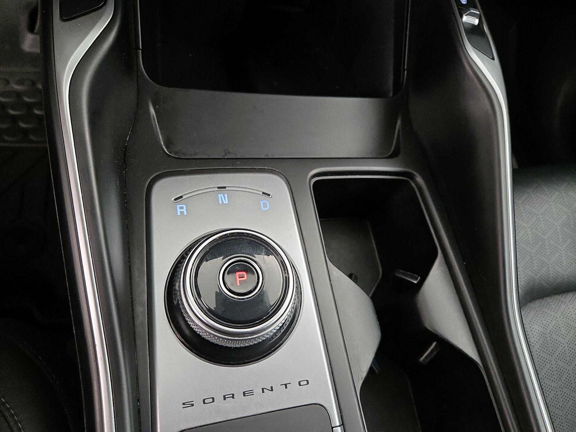 Thumbnail: 2021 Kia Sorento - 17