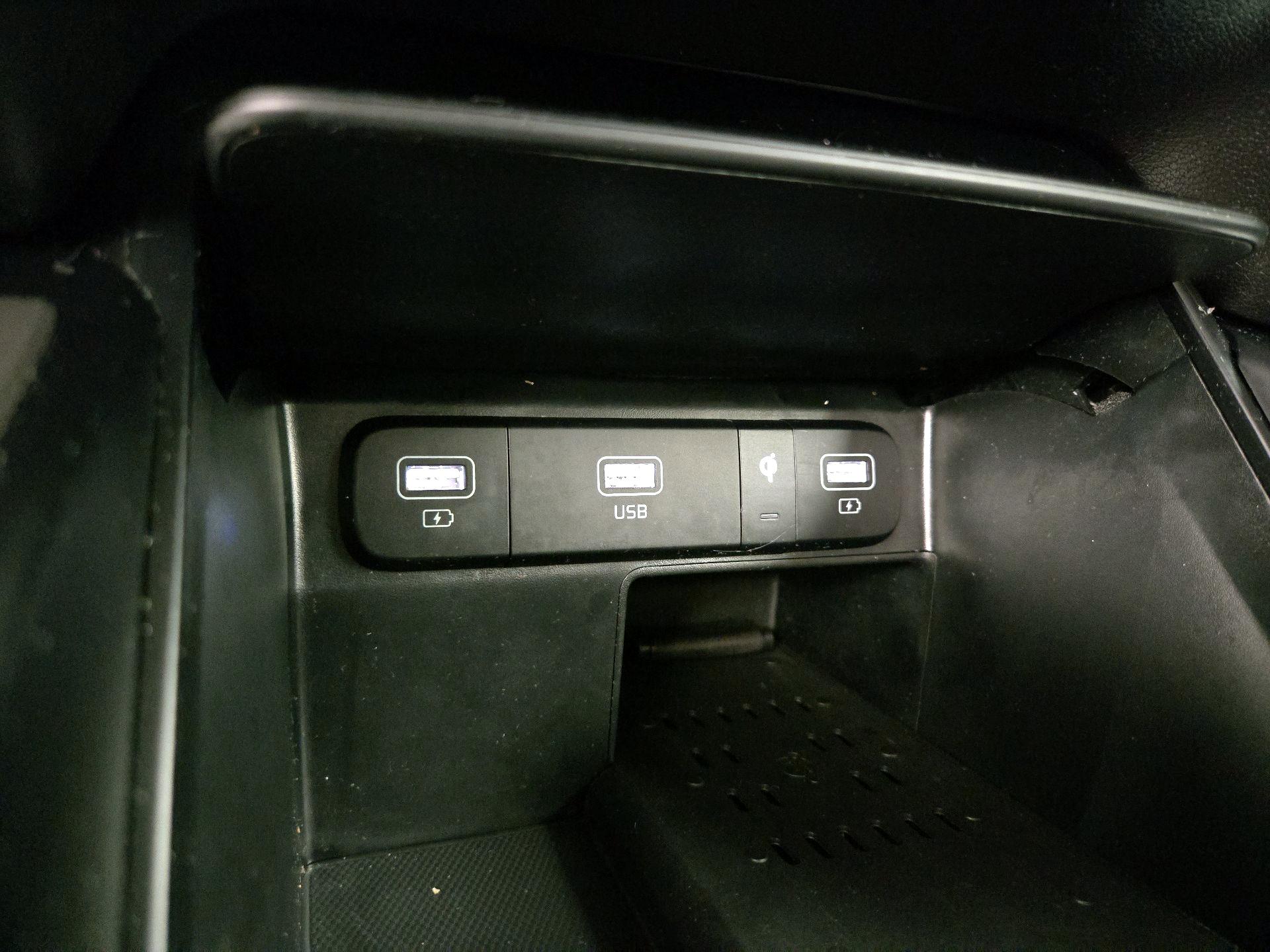 Thumbnail: 2021 Kia Sorento - 18