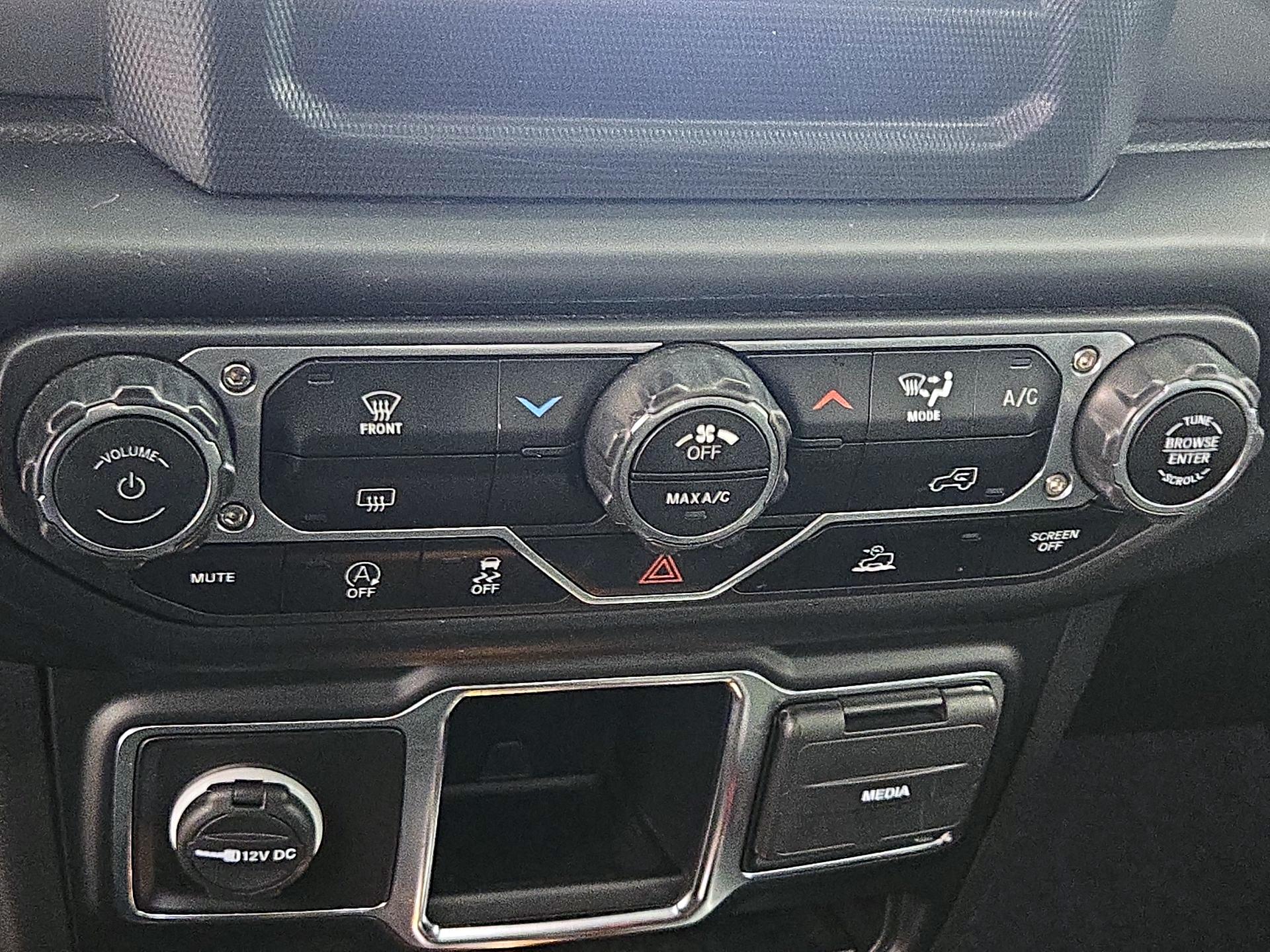 Thumbnail: 2022 Jeep Wrangler - 17