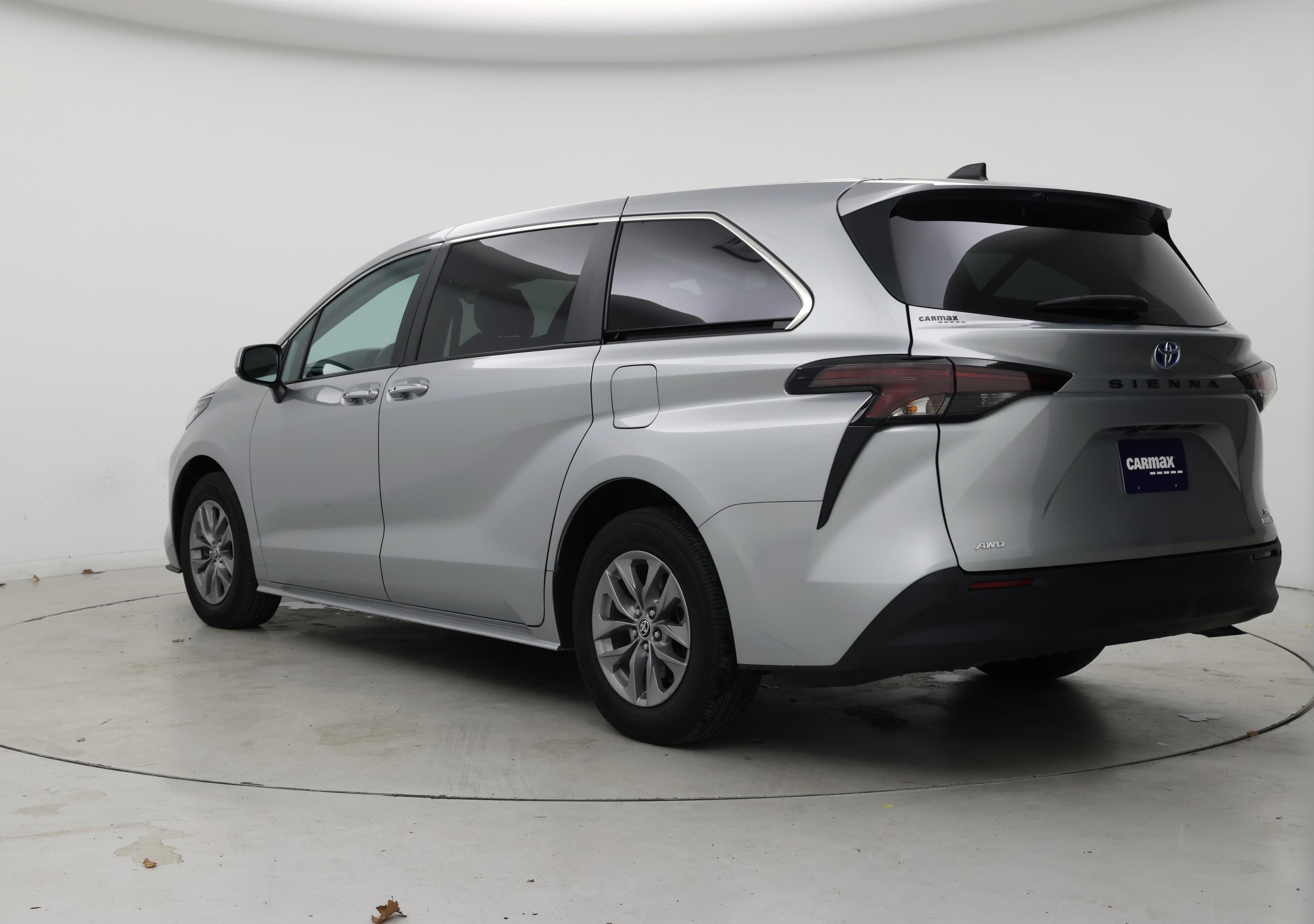Thumbnail: 2023 Toyota Sienna - 2