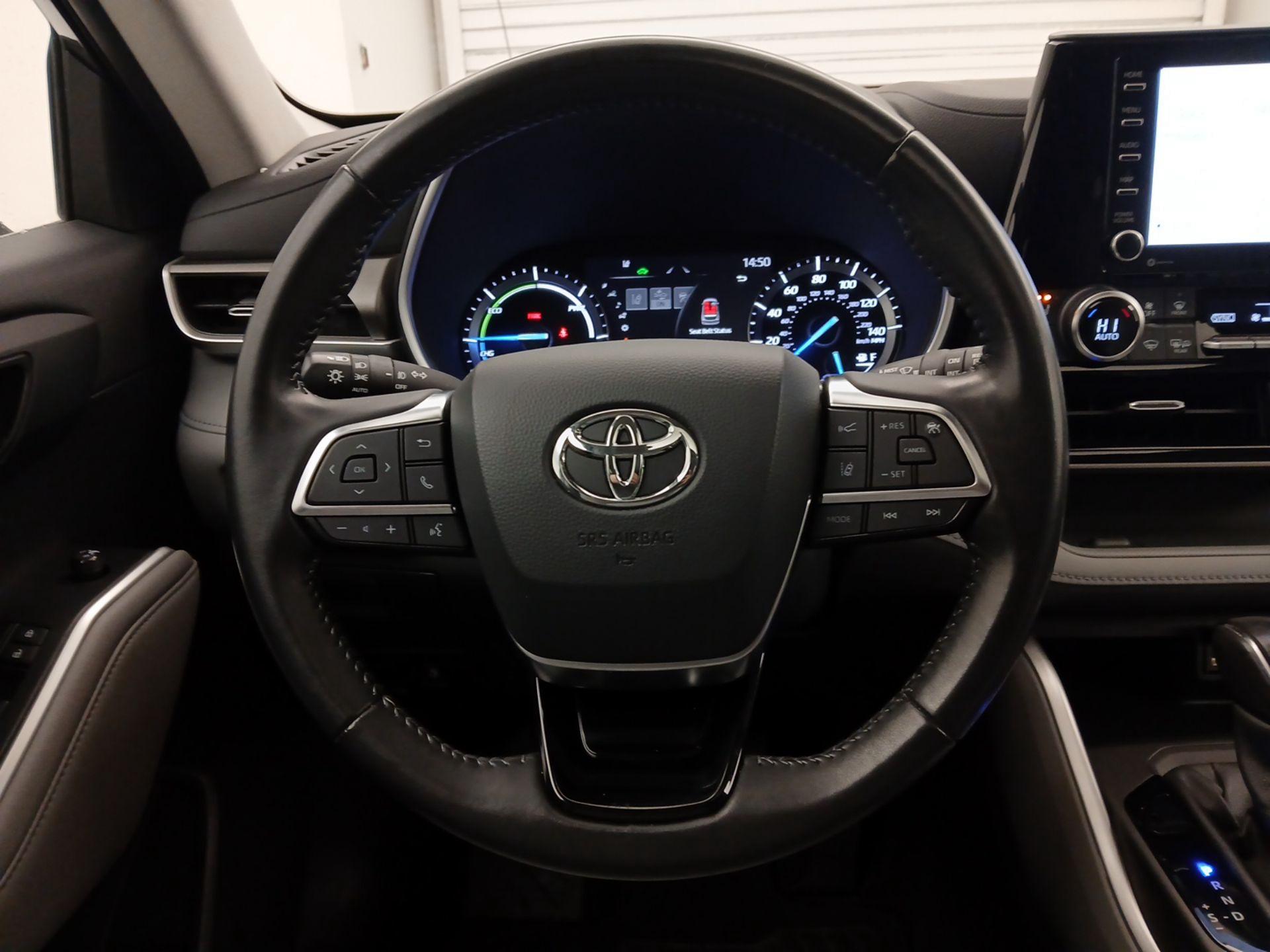 Thumbnail: 2021 Toyota Highlander - 10