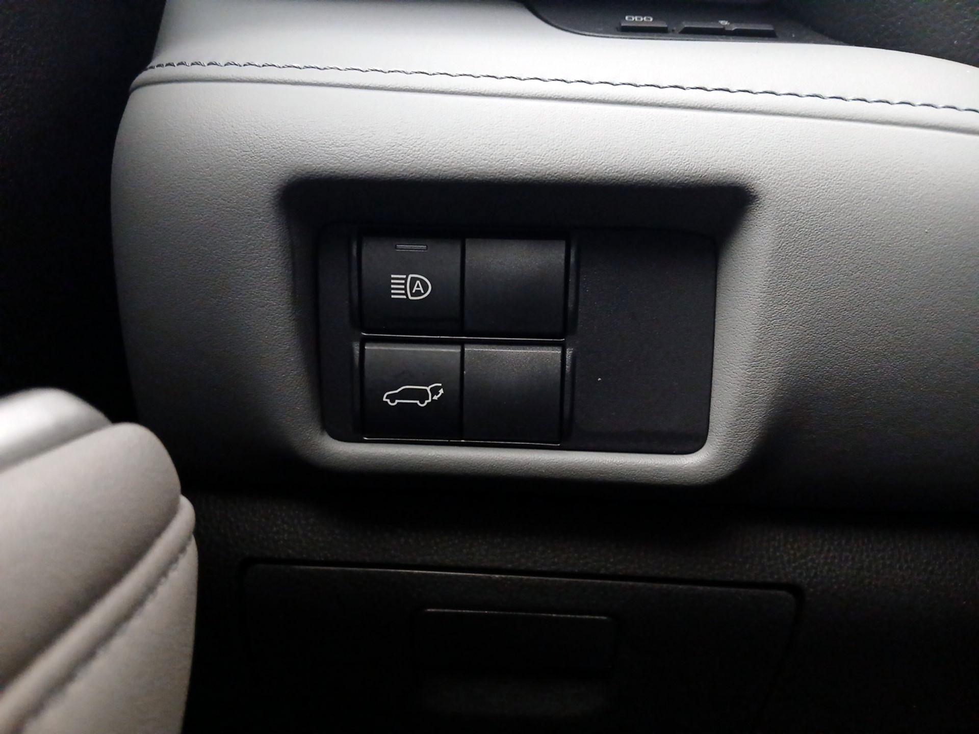 Thumbnail: 2021 Toyota Highlander - 13