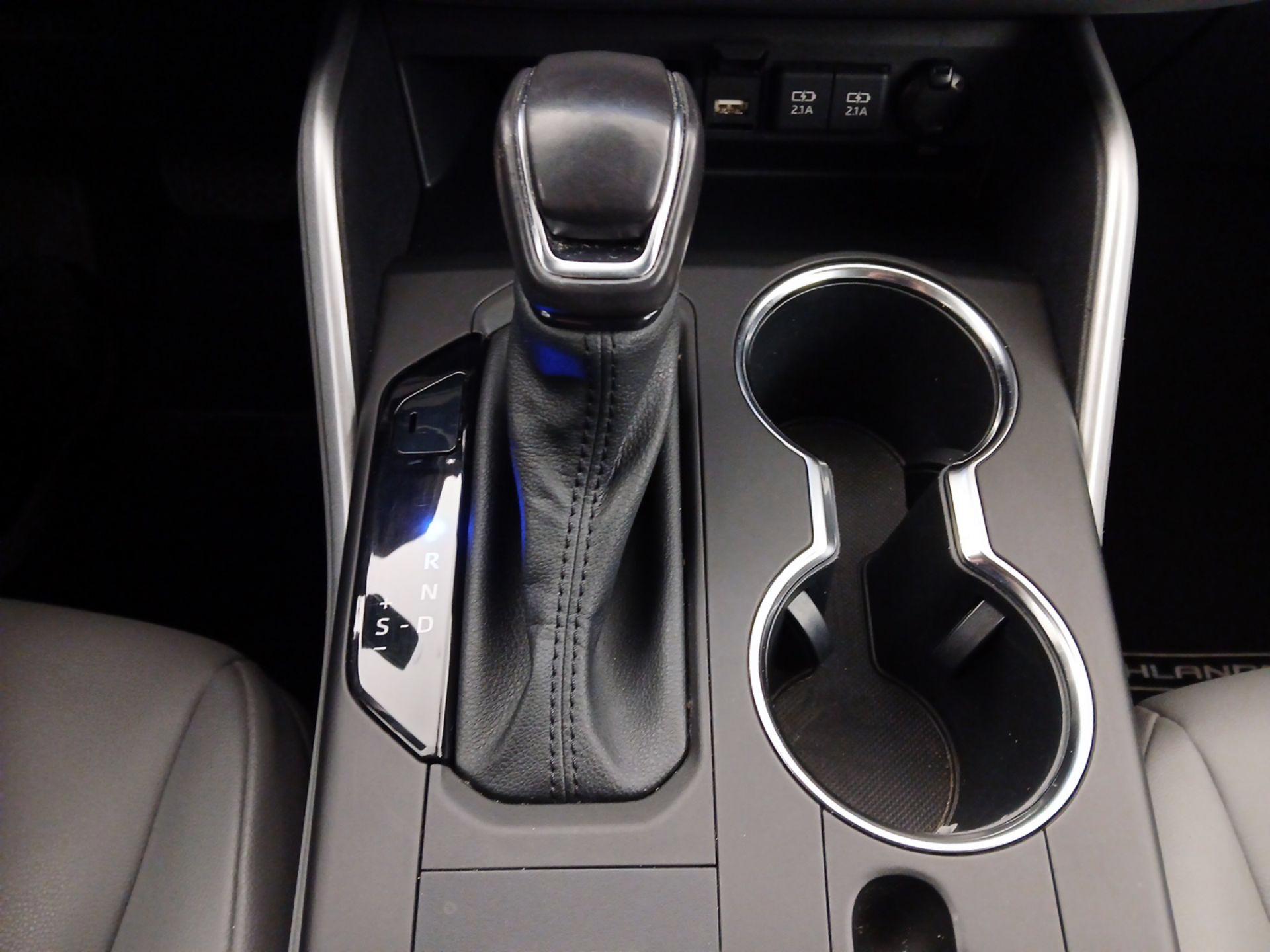 Thumbnail: 2021 Toyota Highlander - 17