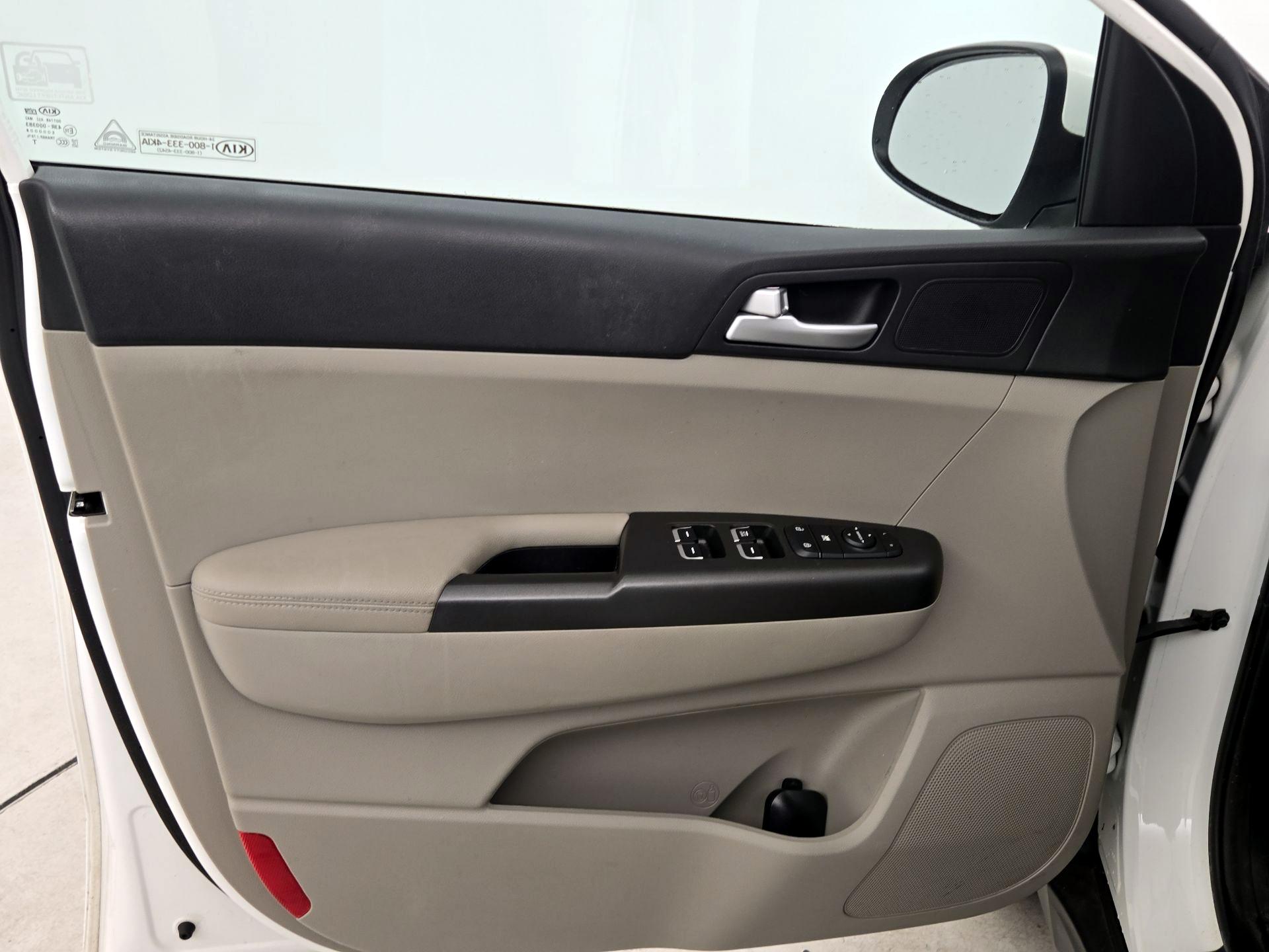 Thumbnail: 2020 Kia Sportage - 12