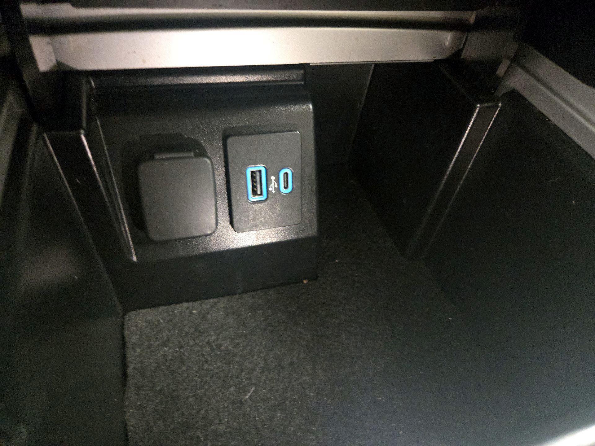 Thumbnail: 2022 Ford Explorer - 18