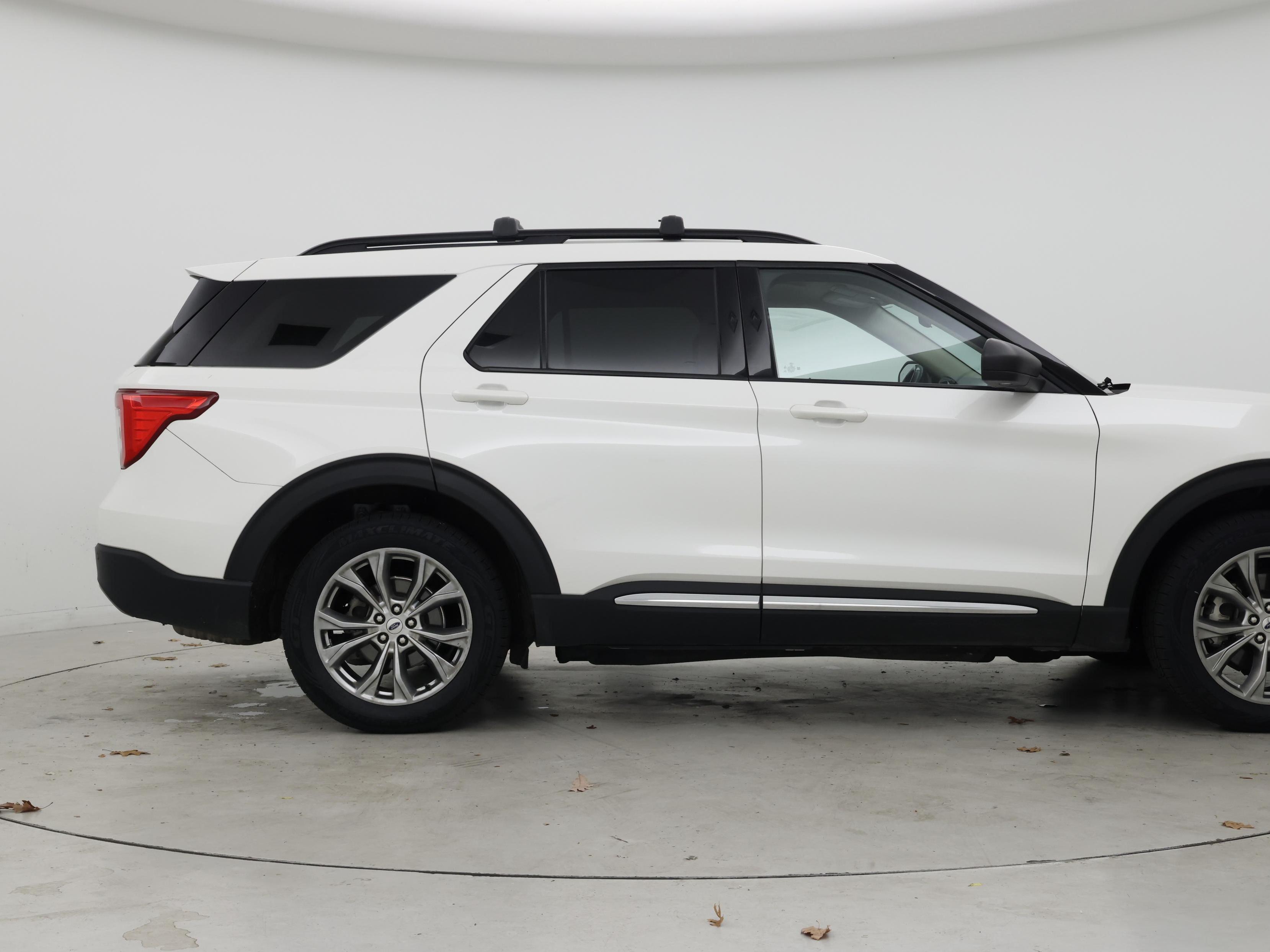 Thumbnail: 2022 Ford Explorer - 7