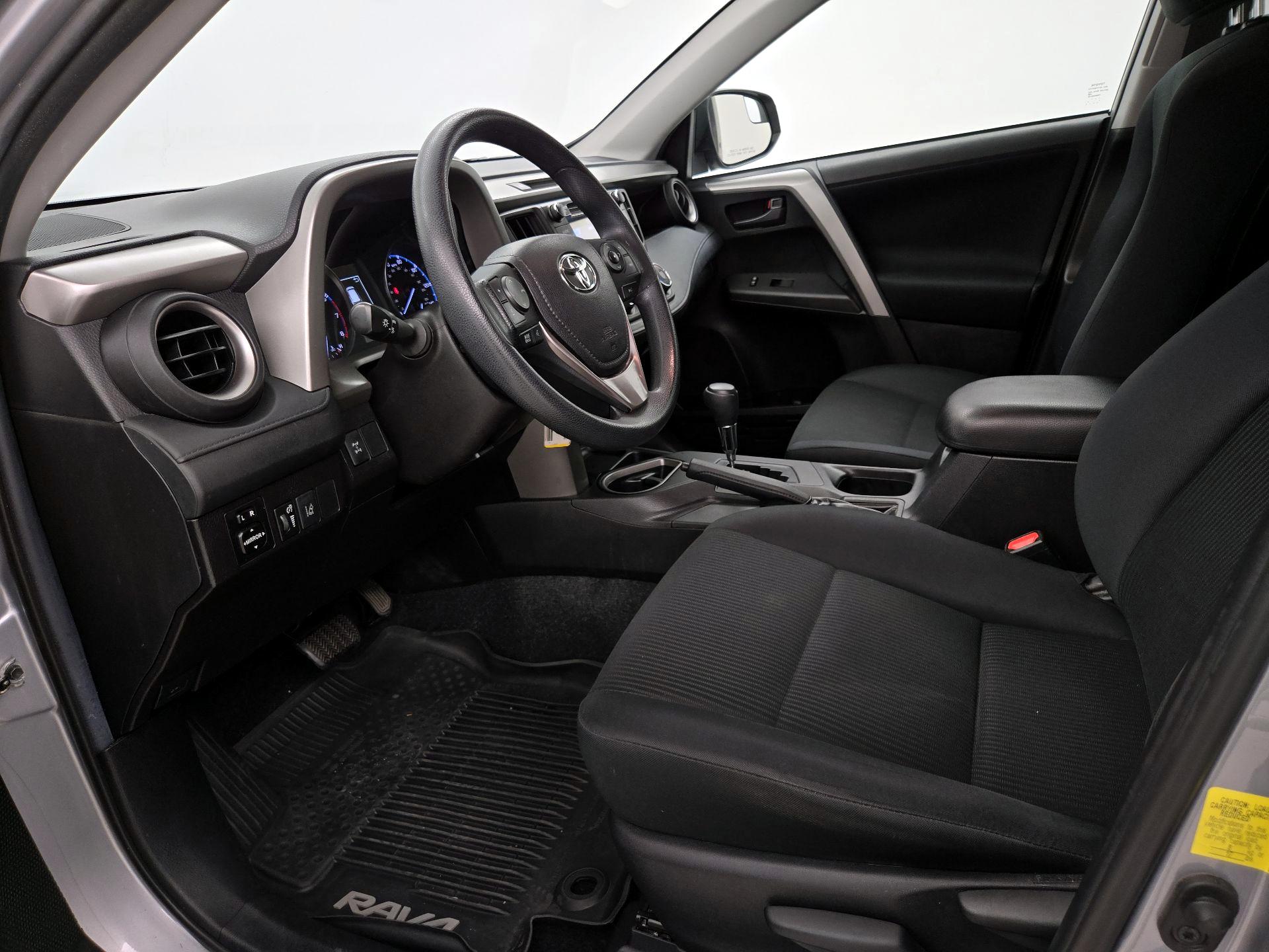 Thumbnail: 2018 Toyota RAV4 - 11