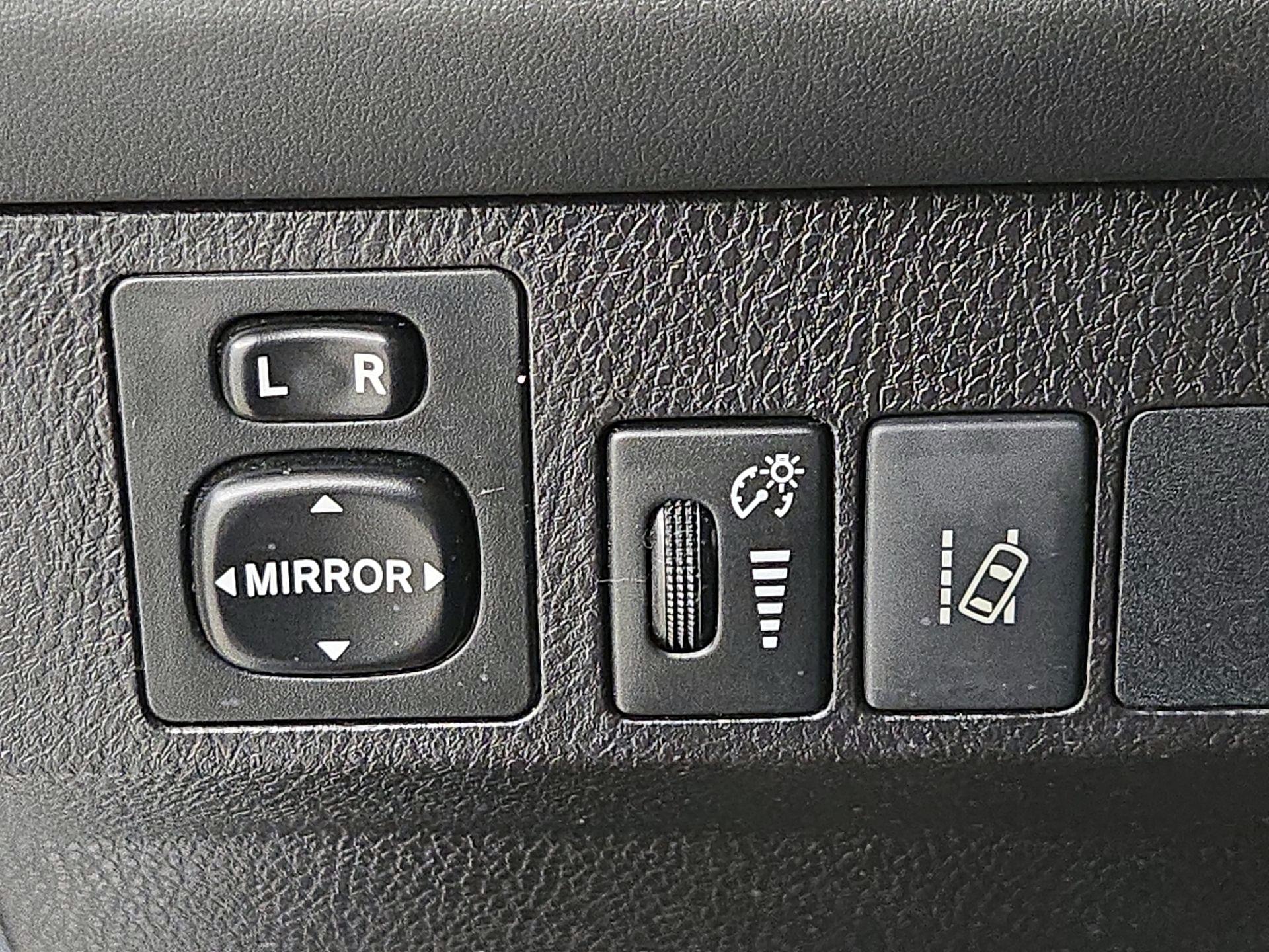 Thumbnail: 2018 Toyota RAV4 - 13