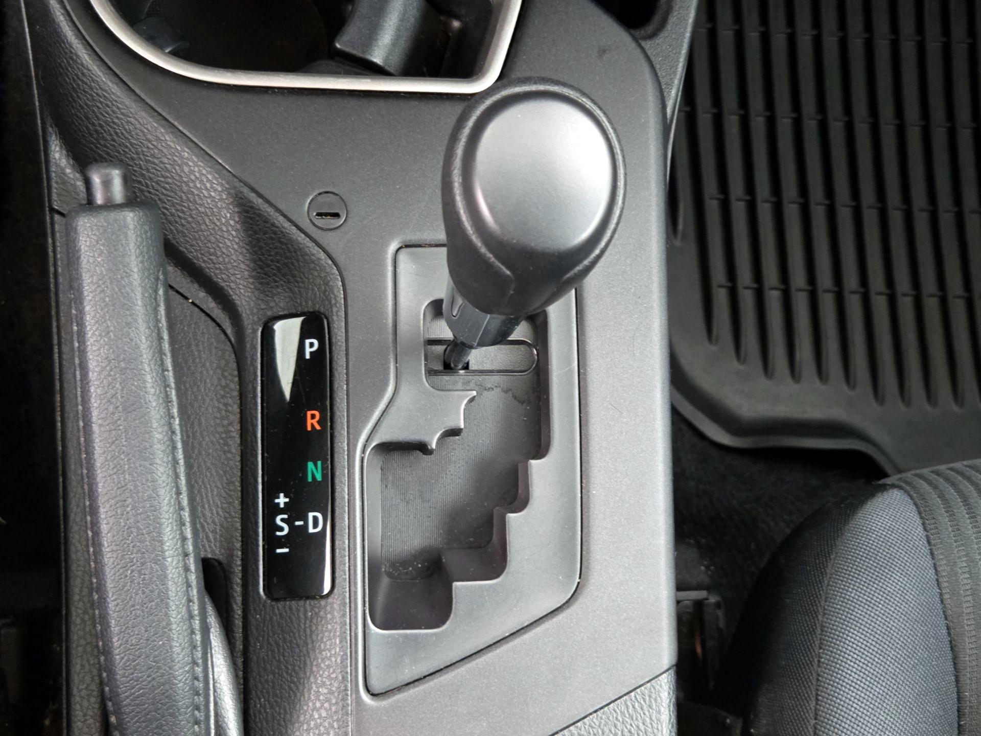 Thumbnail: 2018 Toyota RAV4 - 17